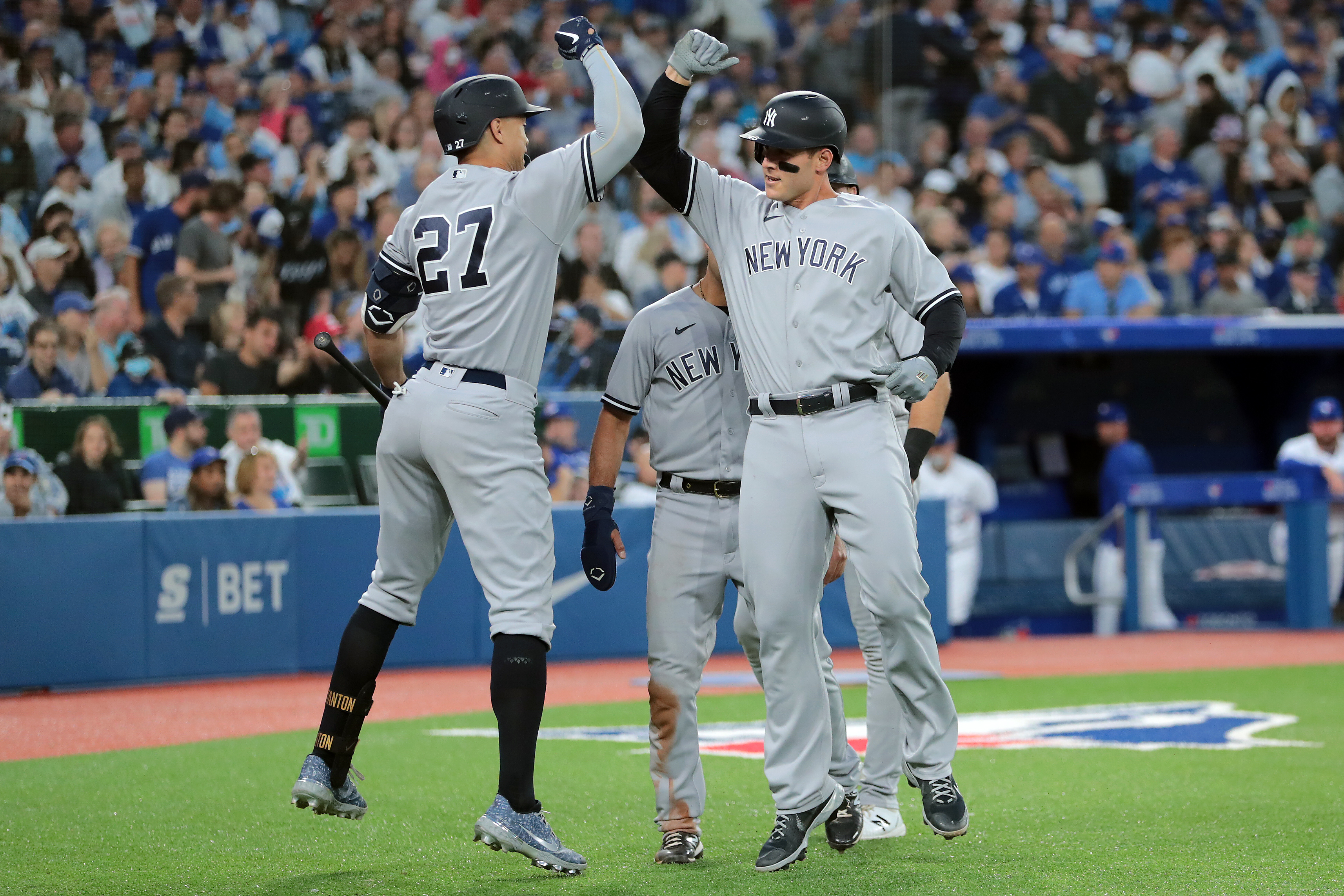 MLB Standings: 4-4 homestand drops Braves' NL East lead to 3 games