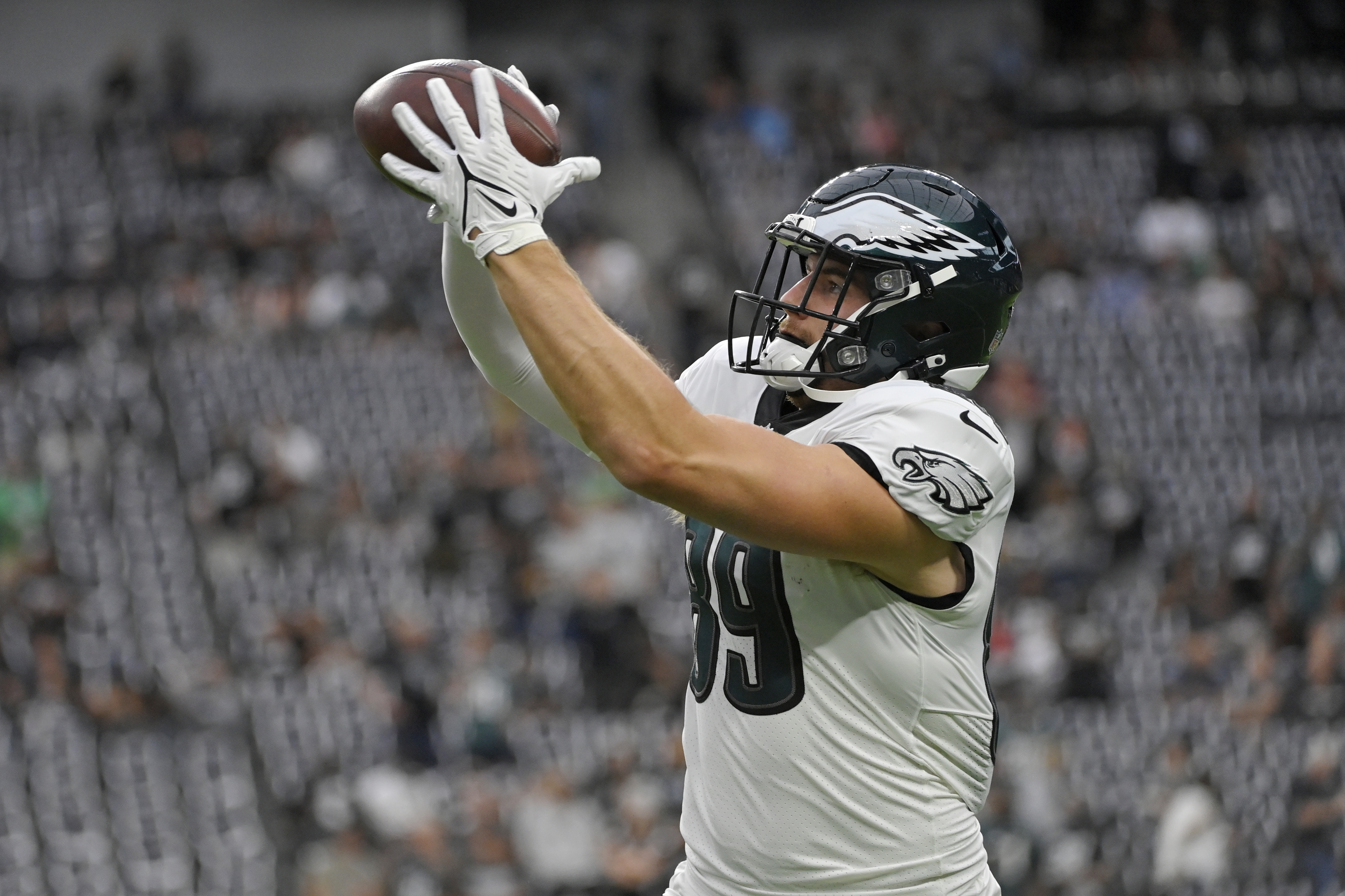 Wide receivers Brown, Smith form 'Dynamic Duo' for Eagles