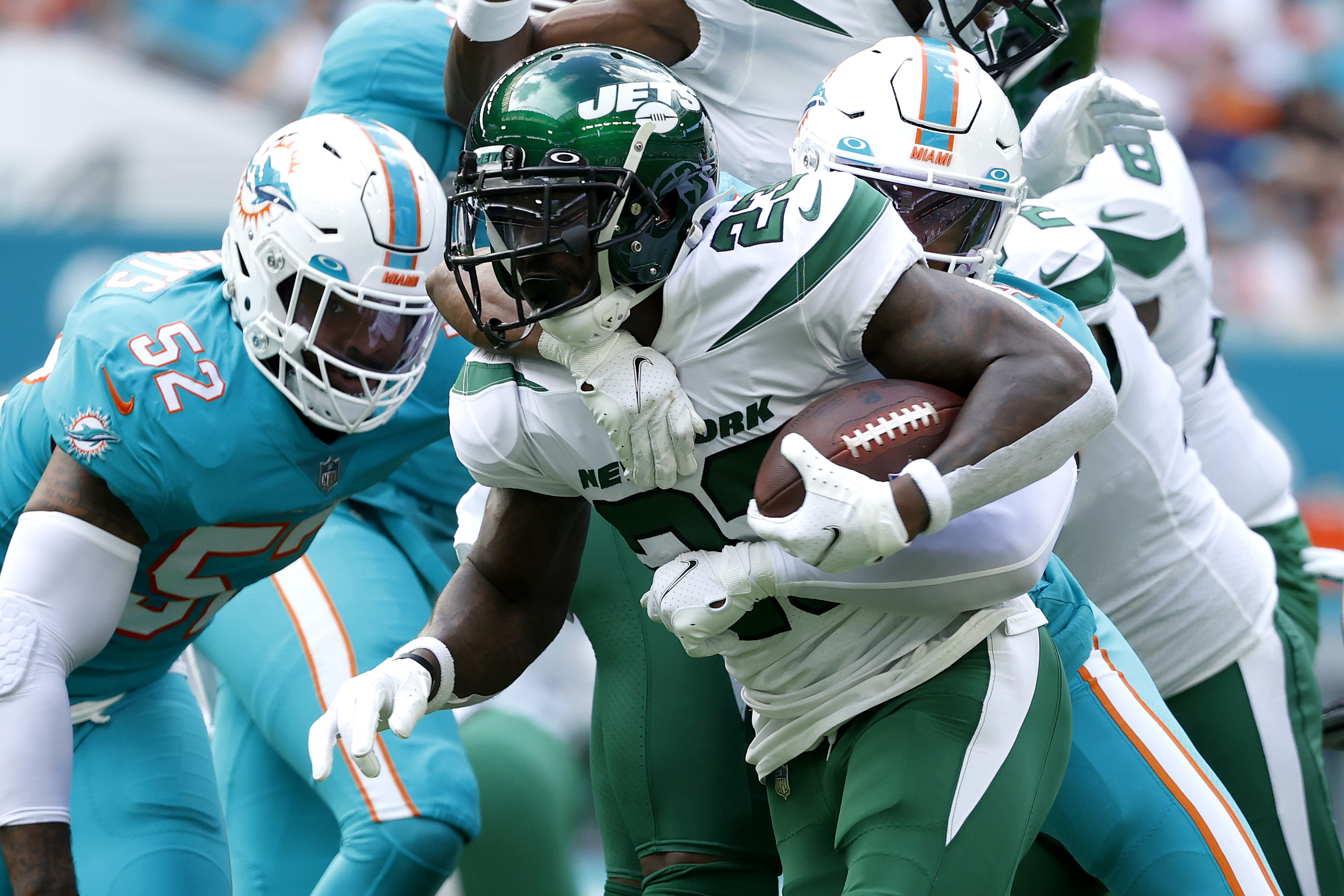 A Weighty Decision By Raheem Mostert Might Save Miami Dolphins' RB