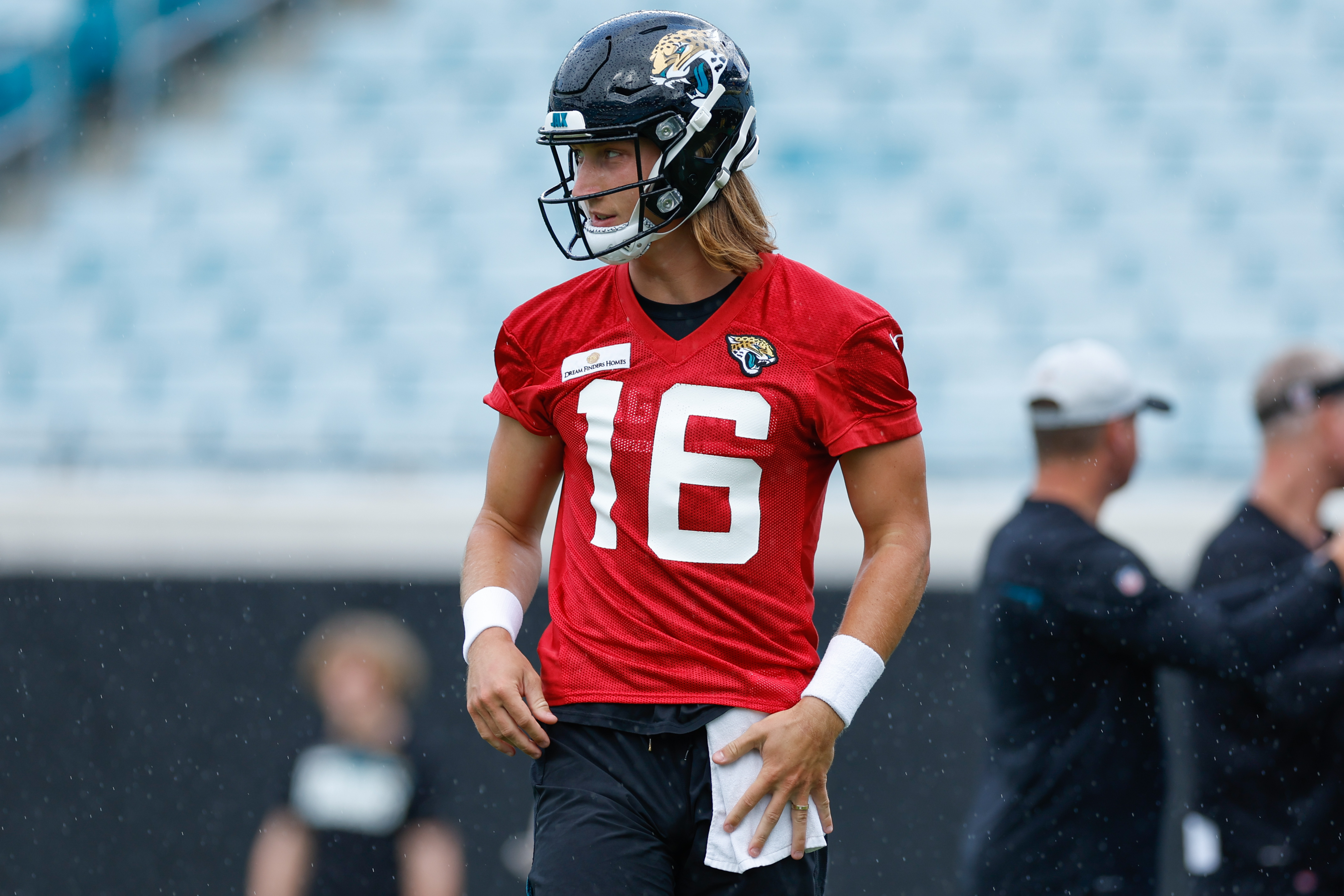 LOOK: Trevor Lawrence strikes back at report that he lost NFL signing bonus  in cryptocurrency - On3