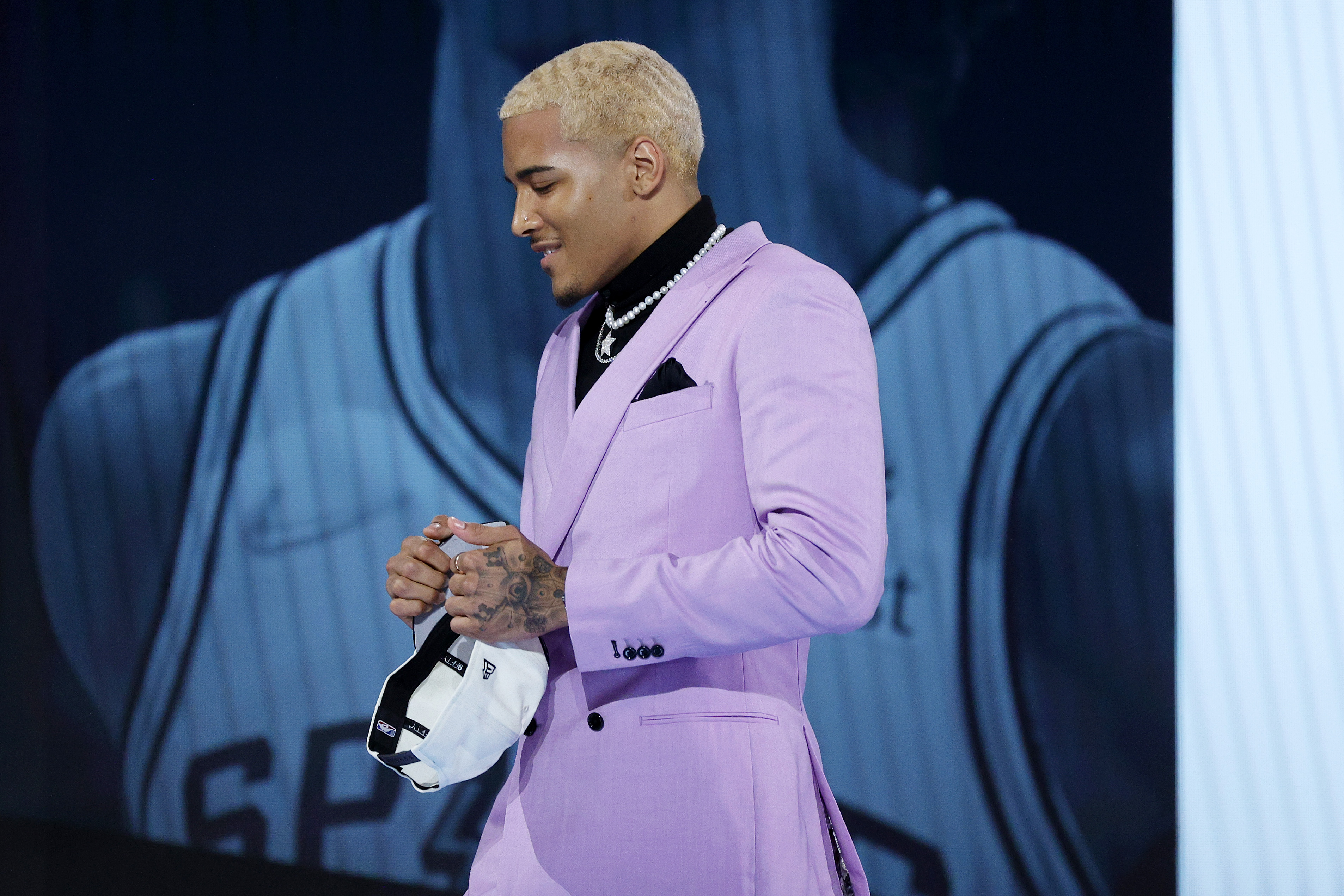NEW YORK, NEW YORK - JUNE 23: Jeremy Sochan reacts after being drafted 9th overall by the the San Antonio Spurs during the 2022 NBA Draft at Barclays Center on June 23, 2022 in New York City. NOTE TO USER: User expressly acknowledges and agrees that, by downloading and or using this photograph, User is consenting to the terms and conditions of the Getty Images License Agreement. (Photo by Sarah Stier/Getty Images) NEW YORK, NEW YORK - JUNE 23: Jeremy Sochan reacts after being drafted 9th overall by the the San Antonio Spurs during the 2022 NBA Draft at Barclays Center on June 23, 2022 in New York City. NOTE TO USER: User expressly acknowledges and agrees that, by downloading and or using this photograph, User is consenting to the terms and conditions of the Getty Images License Agreement. (Photo by Sarah Stier/Getty Images)