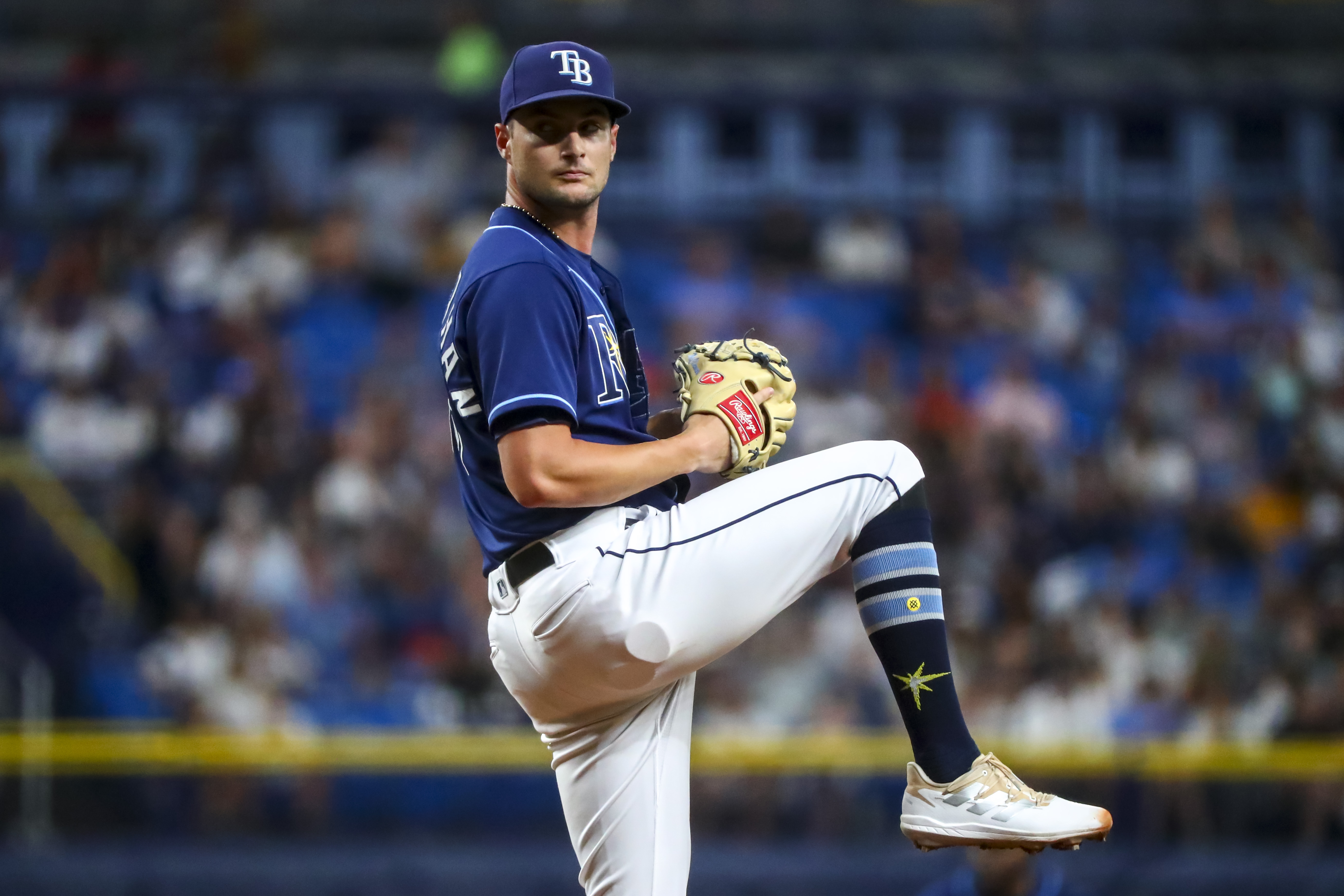 St. Petersburg, Florida, USA. June 26, 2022: Tampa Bay Rays starting  pitcher Shane McClanahan (18) throws a pitch during the MLB game between  Pittsburgh Pirates and Tampa Bay Rays St. Petersburg, FL.