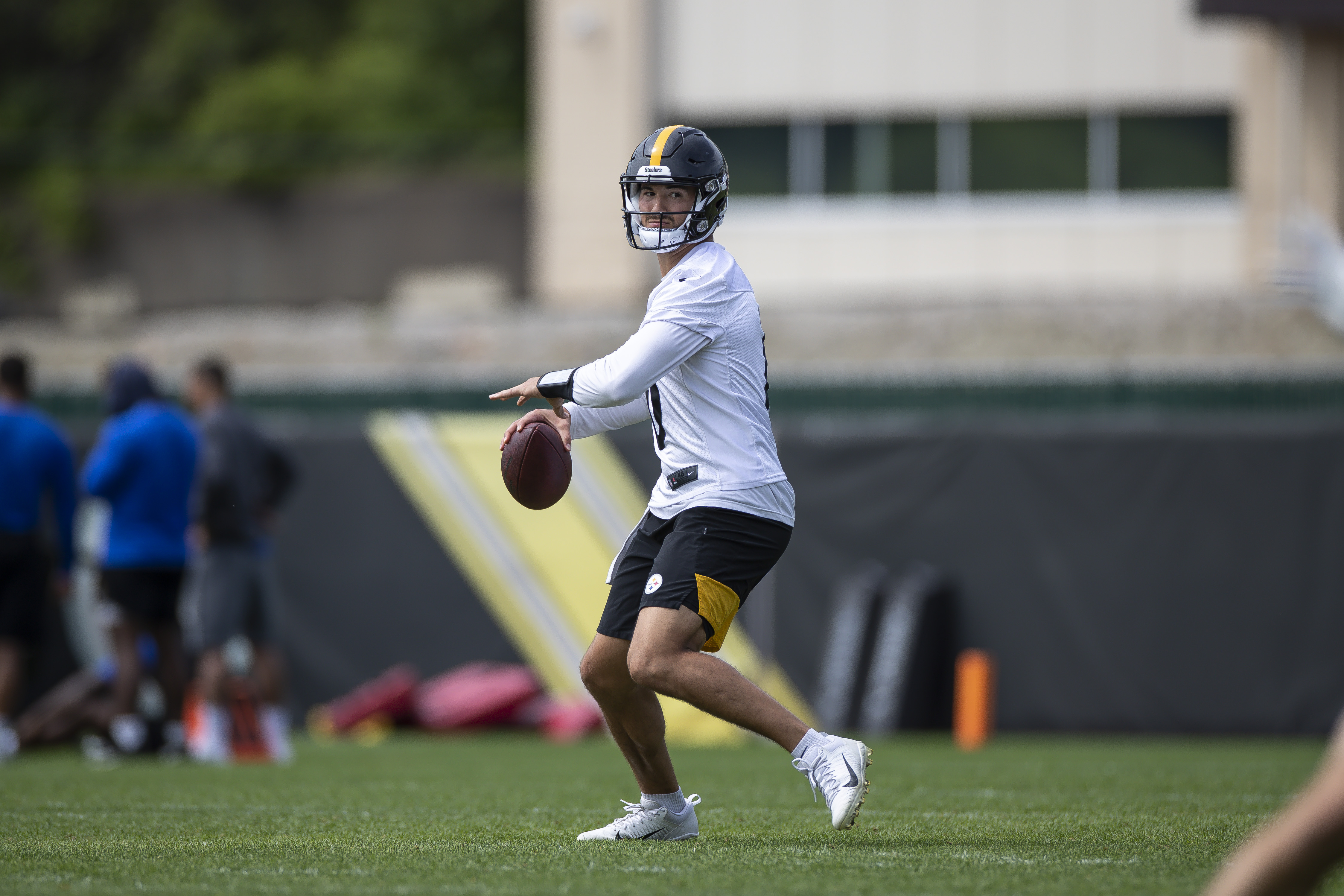 Steelers injury updates: Chase Claypool, Pat Freiermuth dealing sustain  injuries in training camp - DraftKings Network