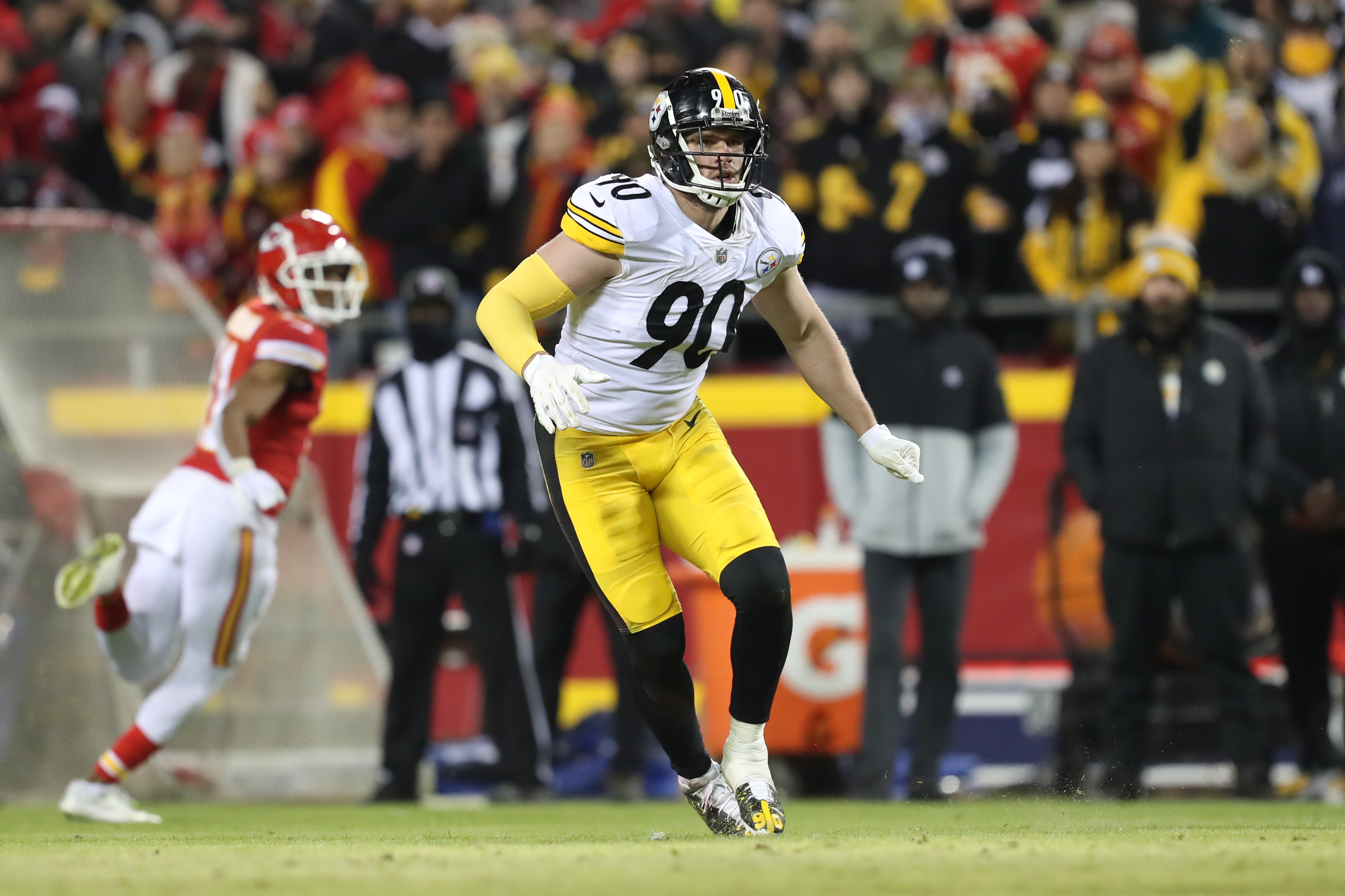 Steelers look to lock up playoff spot vs. Chiefs