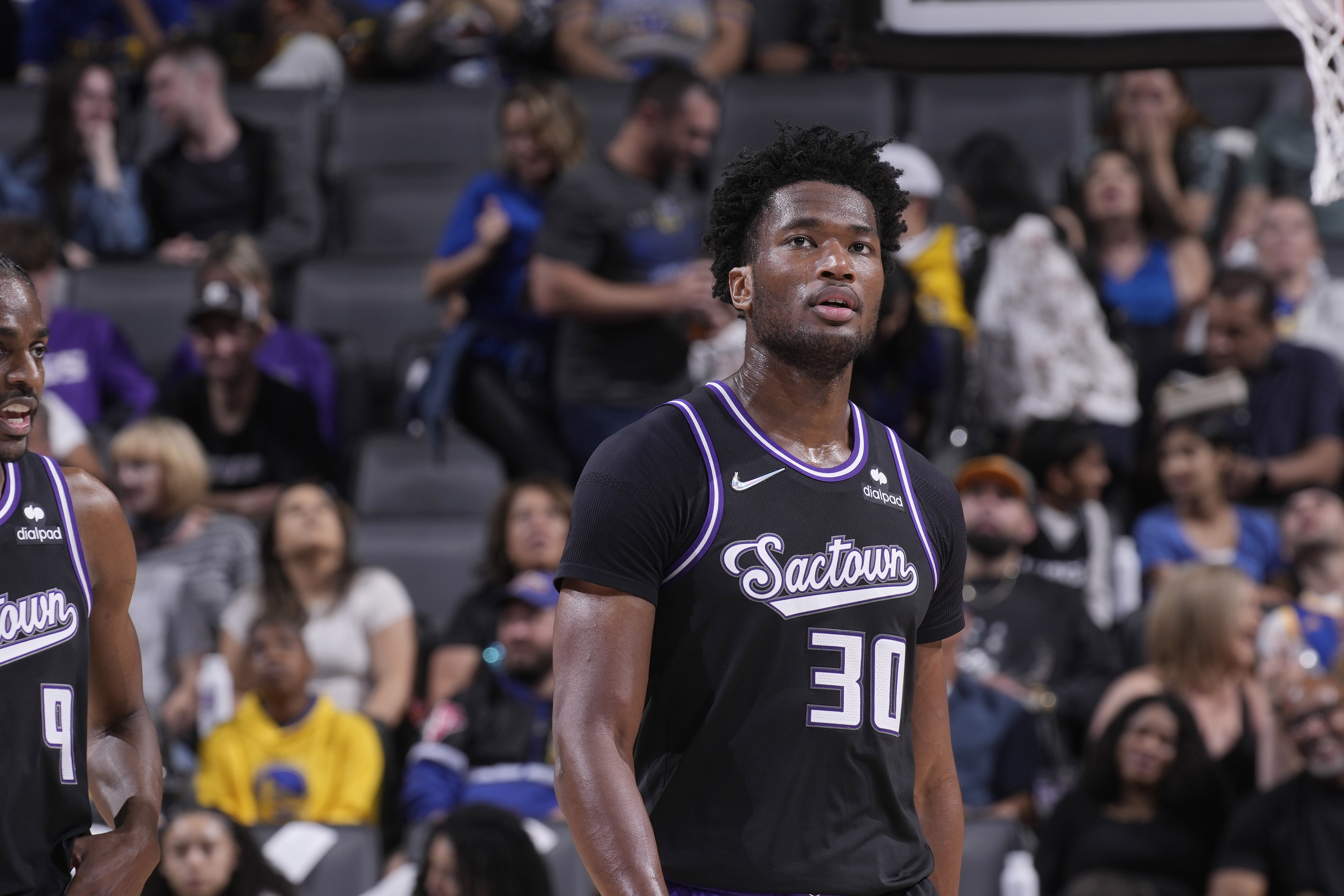 Reports: Kings to sign Damian Jones to multiyear deal