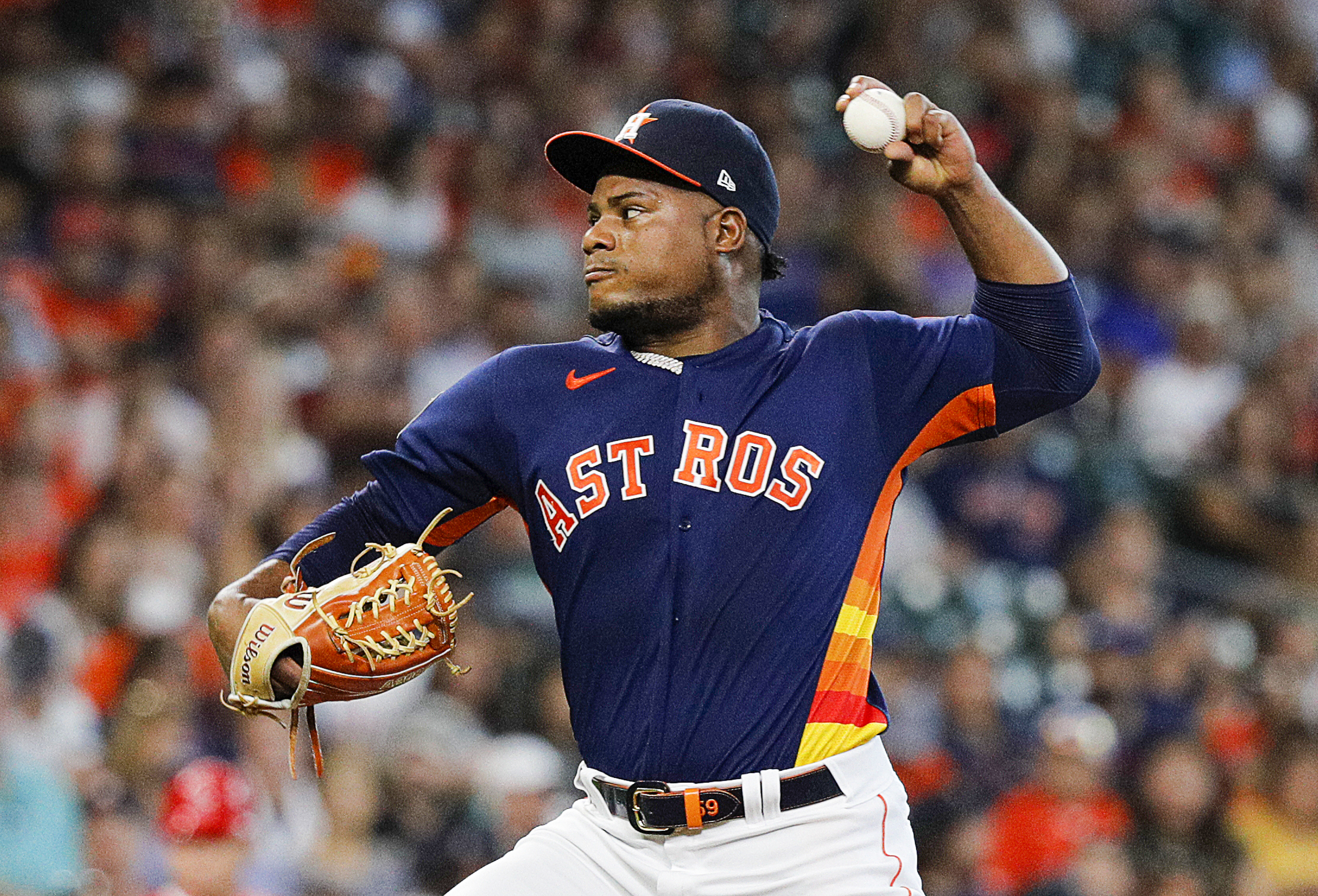 Houston Astros' Roger Clemens (22) pitches against the Milwaukee