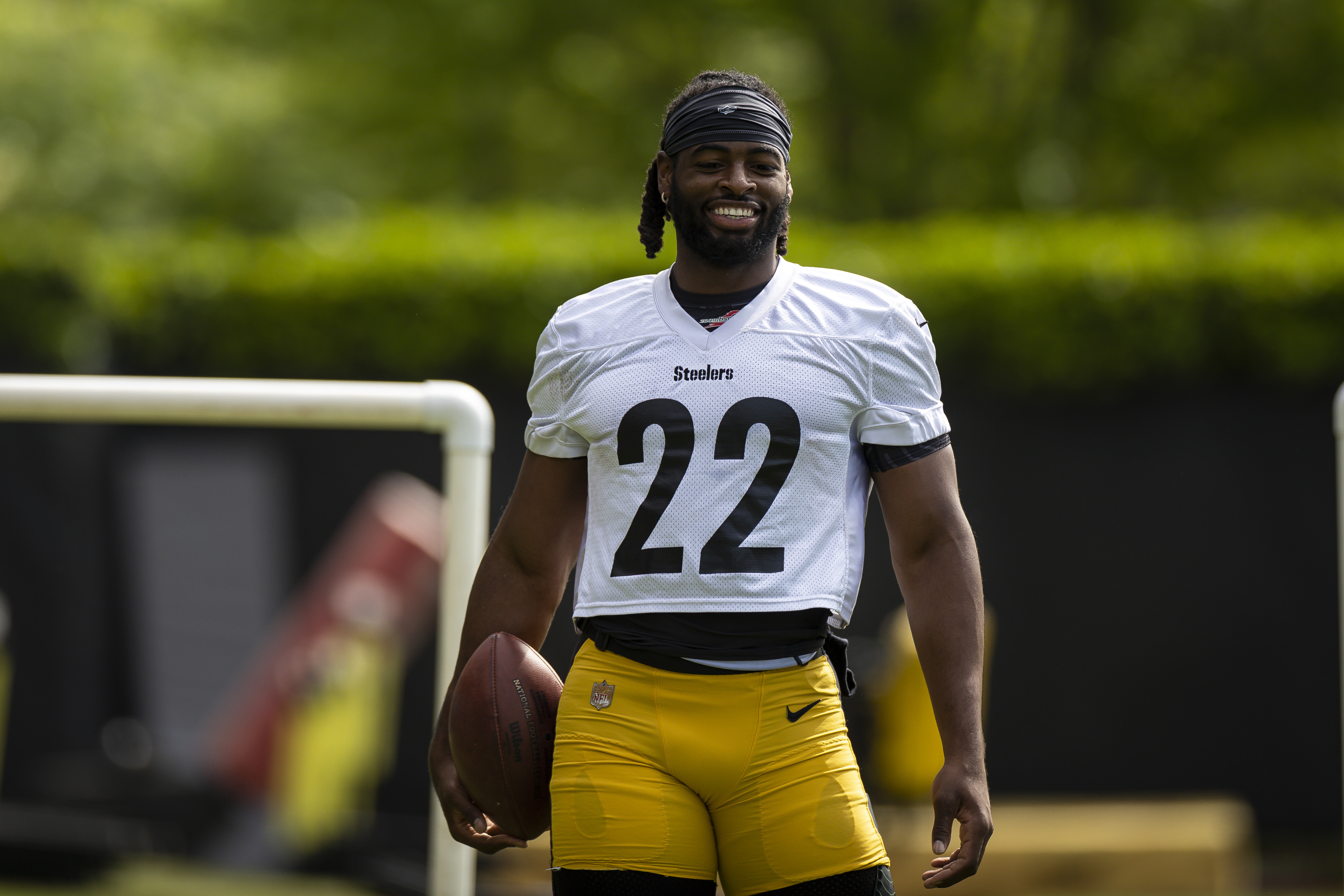 Steelers 2022 Exit Interviews: Calvin Austin III and Derek Watt