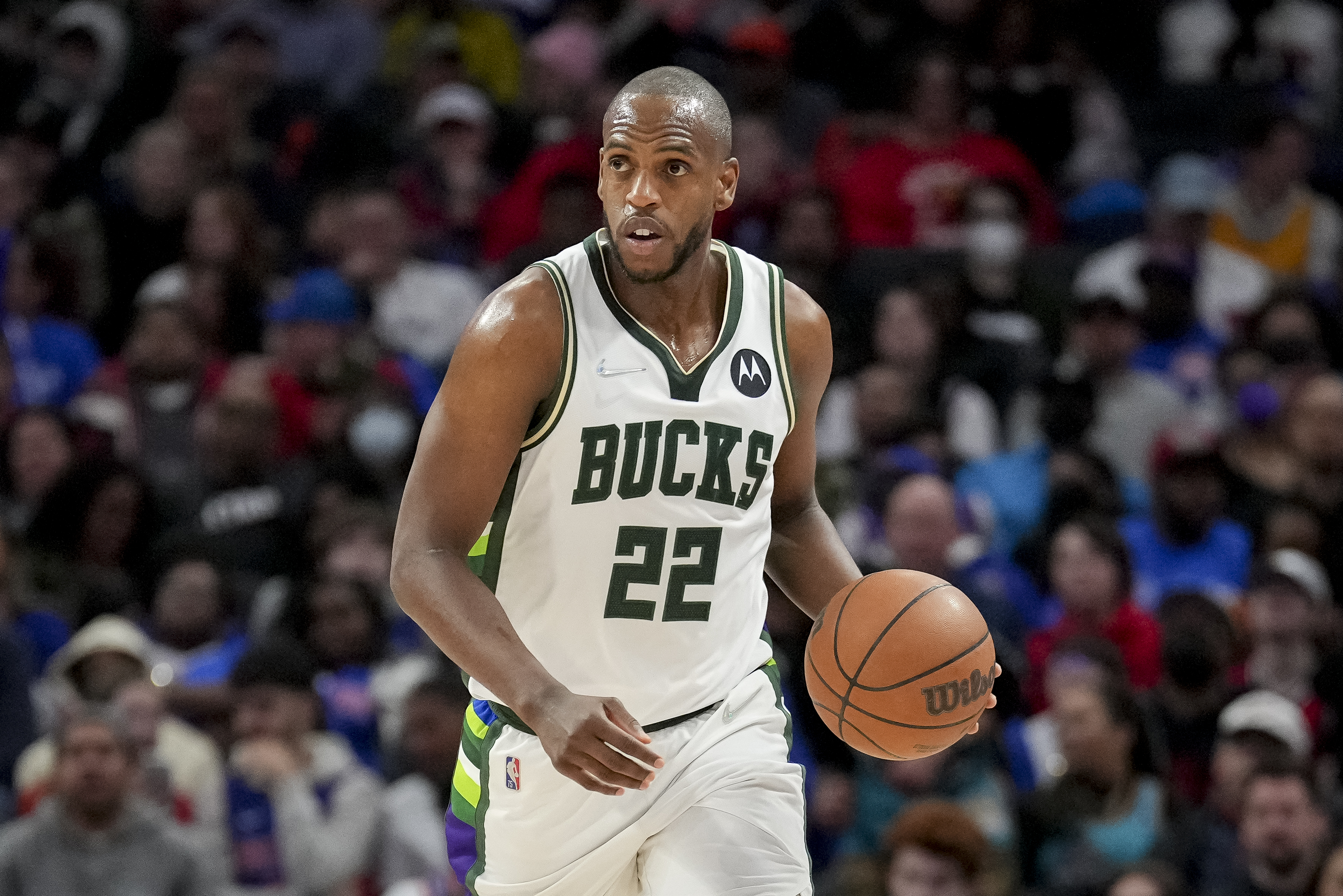 Report: Bucks' Khris Middleton Not Expected to Miss Much Time amid