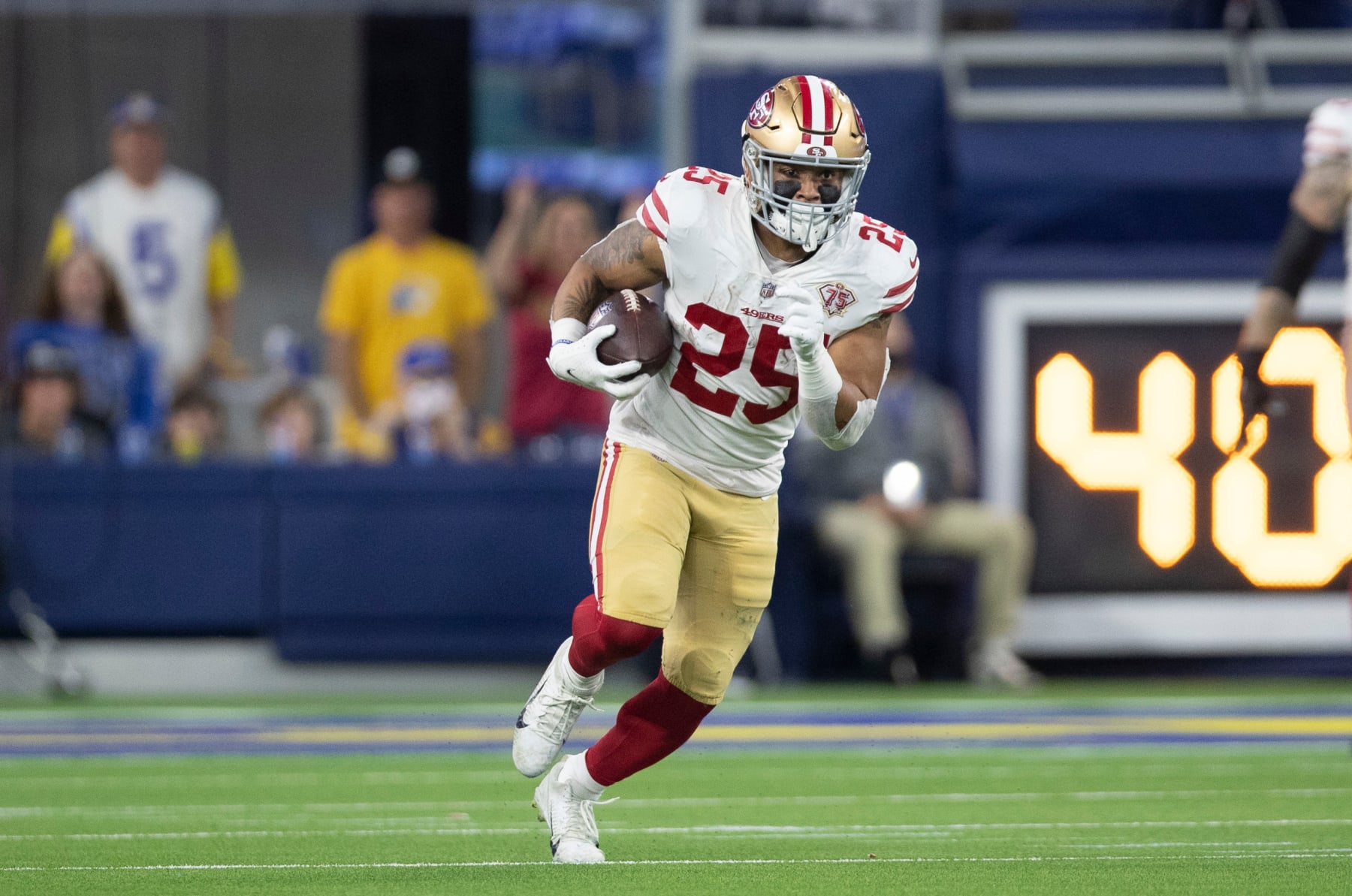 49ers' Mitchell suffers knee injury in loss to Bears