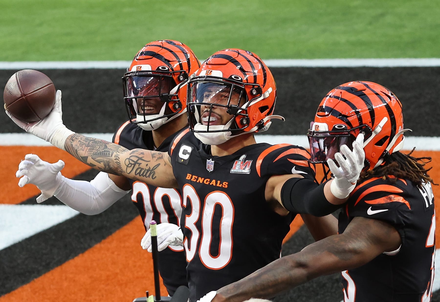 Bengals' Burrow quiet on contract talks as minicamp opens