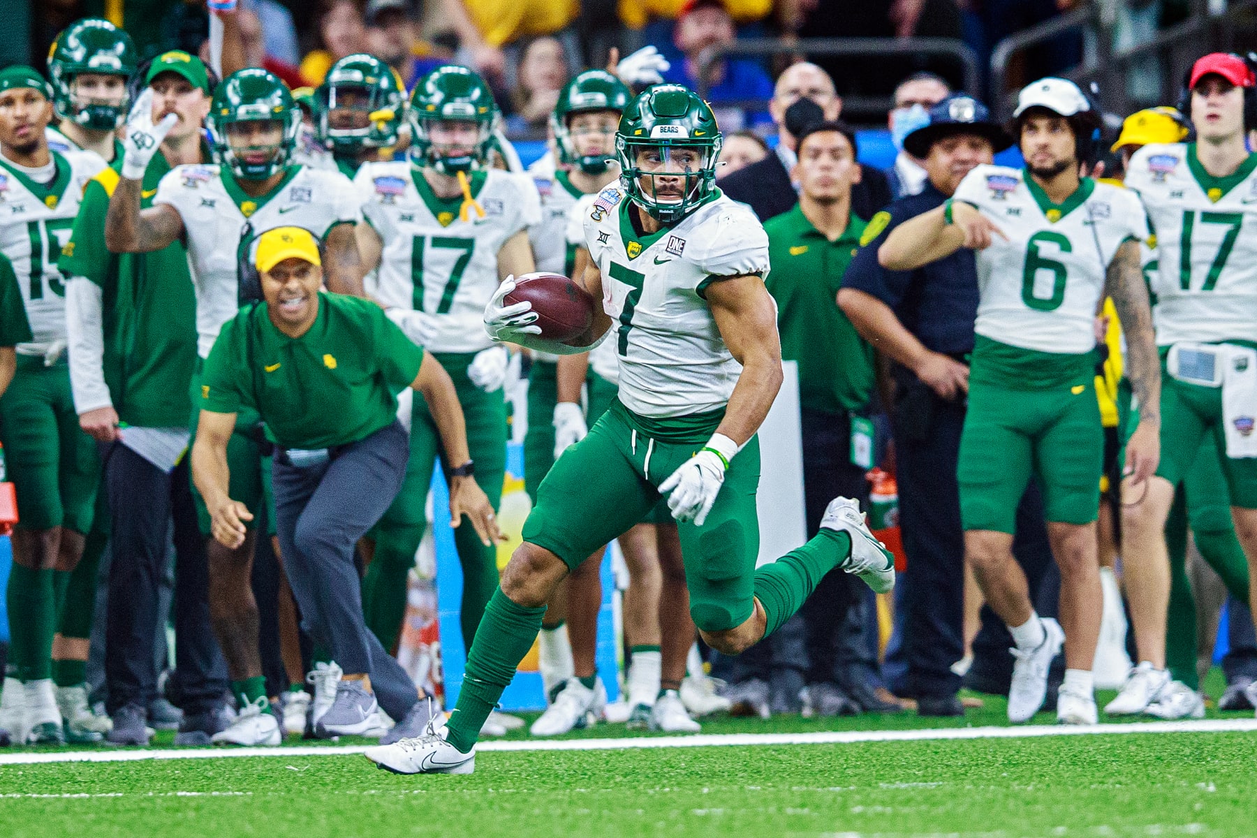 247Sports on X: Former Oregon Ducks safety T.J. Ward reportedly plans to  make a NFL comeback after not playing last season. Ward was a starter on  the Super Bowl 50 champion Denver