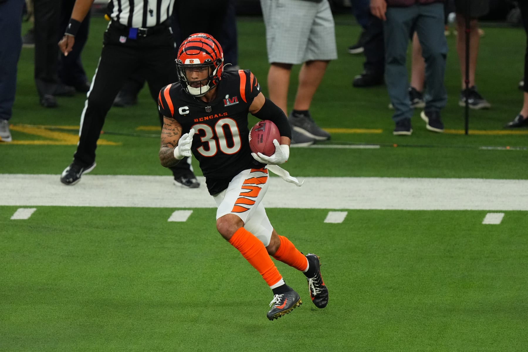 NFL Twitter Declares Jessie Bates' Bengals Tenure over After Derwin James'  Contract, News, Scores, Highlights, Stats, and Rumors