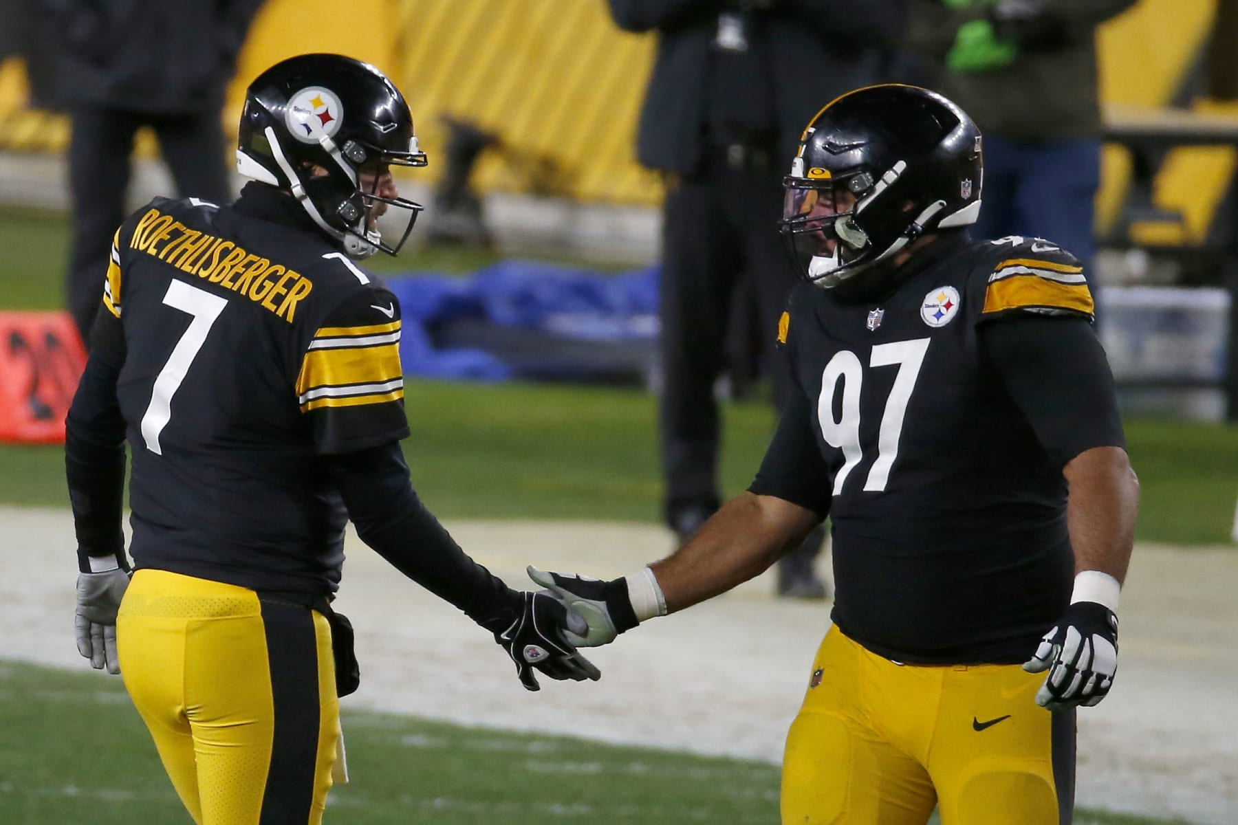 Steelers' Harris seeks to help Roethlisberger reach playoffs