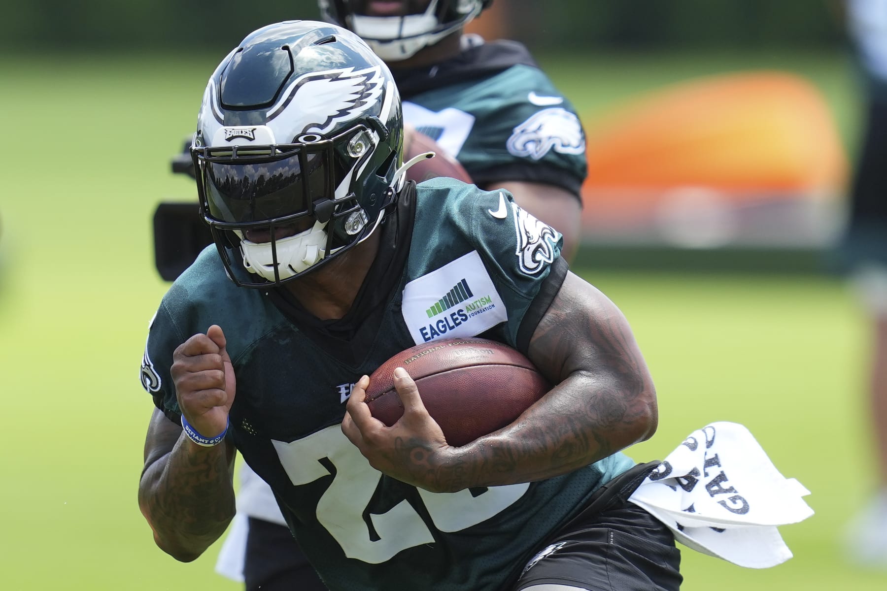 Why Eagles' Nick Sirianni is praising Kenneth Gainwell for team-first  approach 