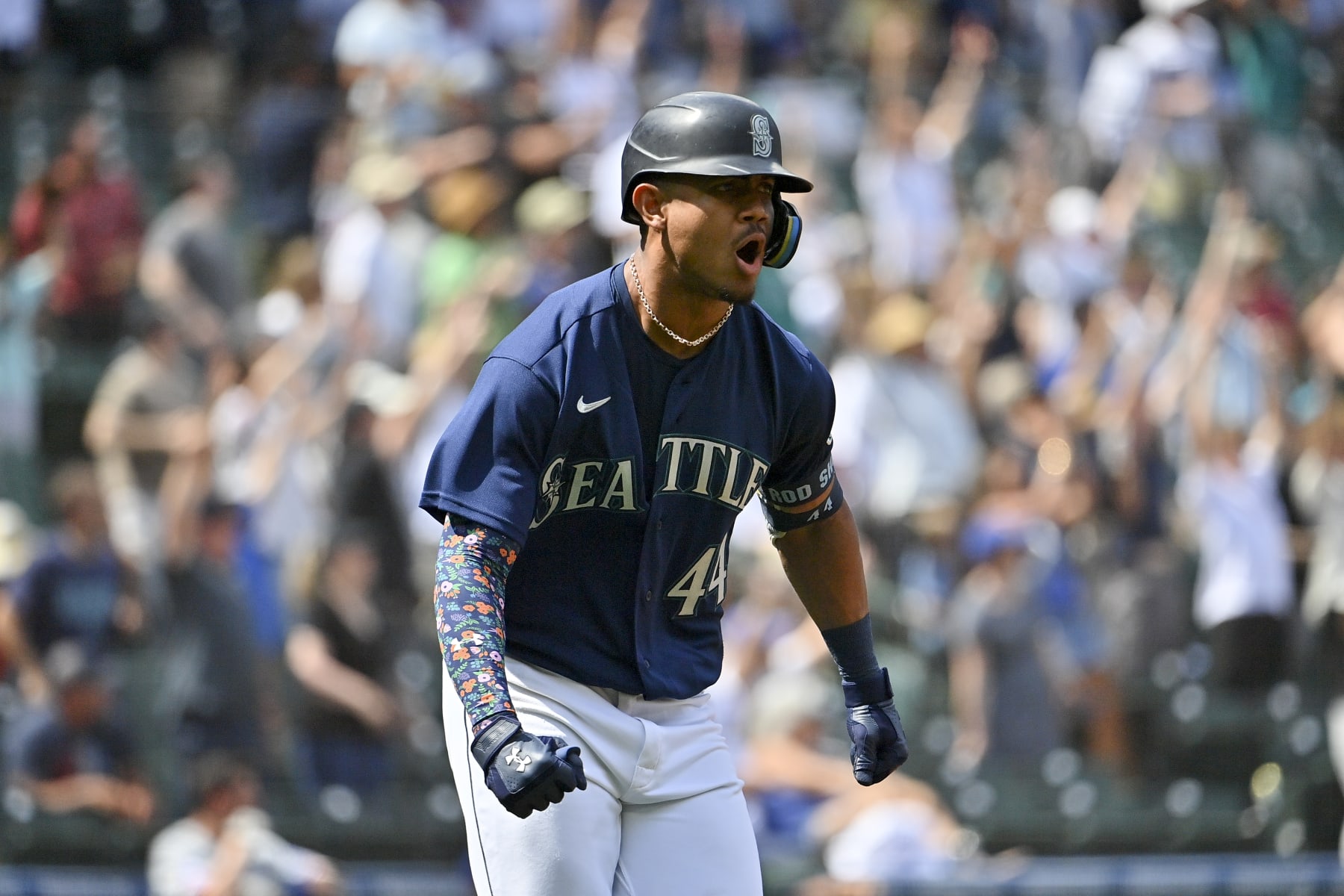 Mariners' Julio Rodríguez exits game with sore lower back - NBC Sports