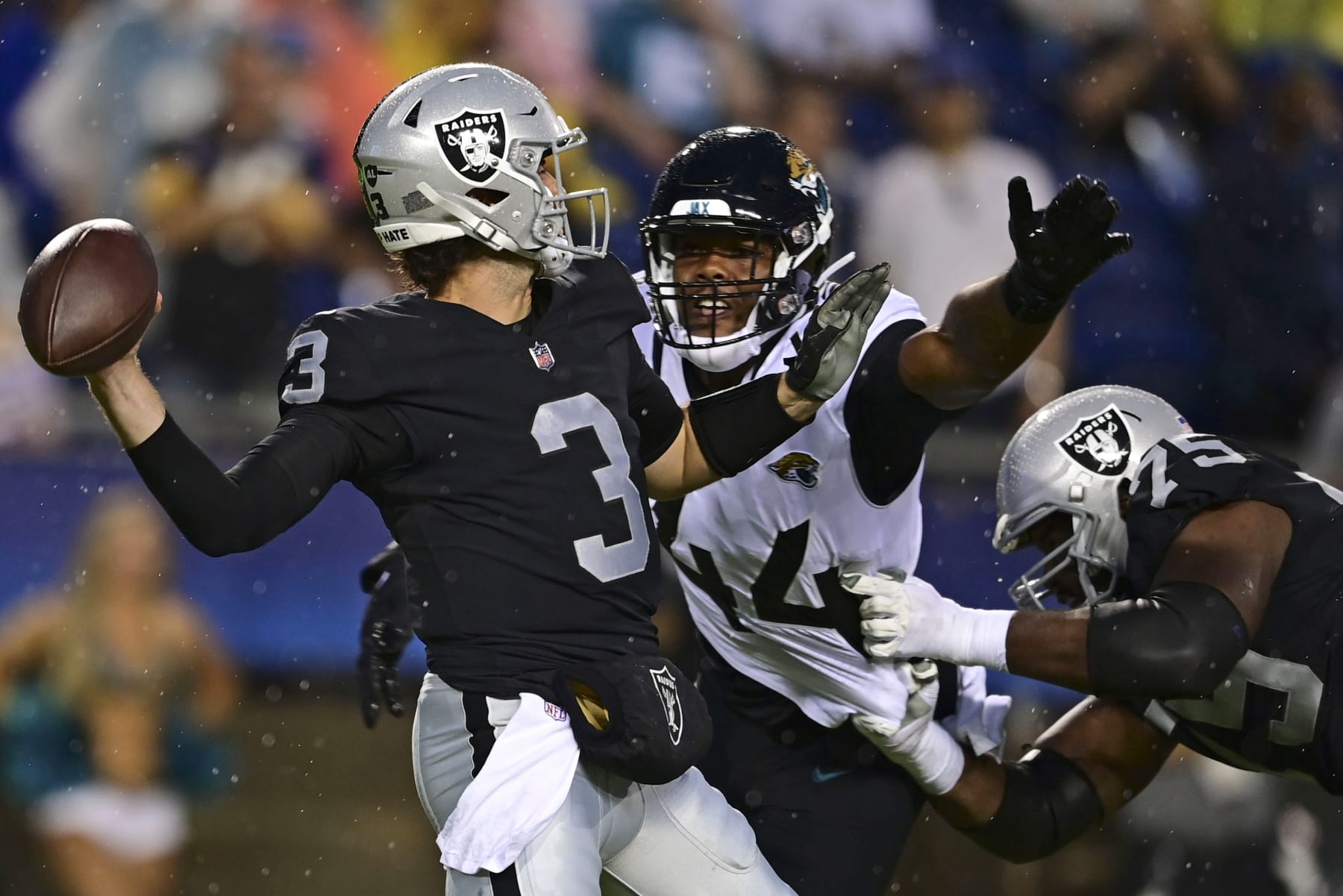 Raiders OT Brandon Parker has had a brutal Hall of Fame game