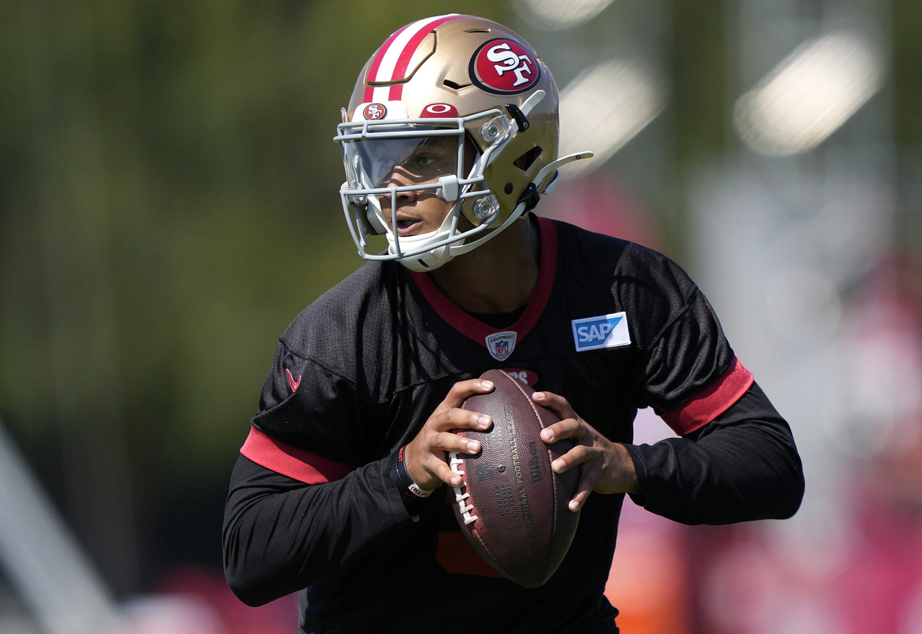 Seahawks' QB rumor mill keeps churning. The latest name? Jimmy Garoppolo