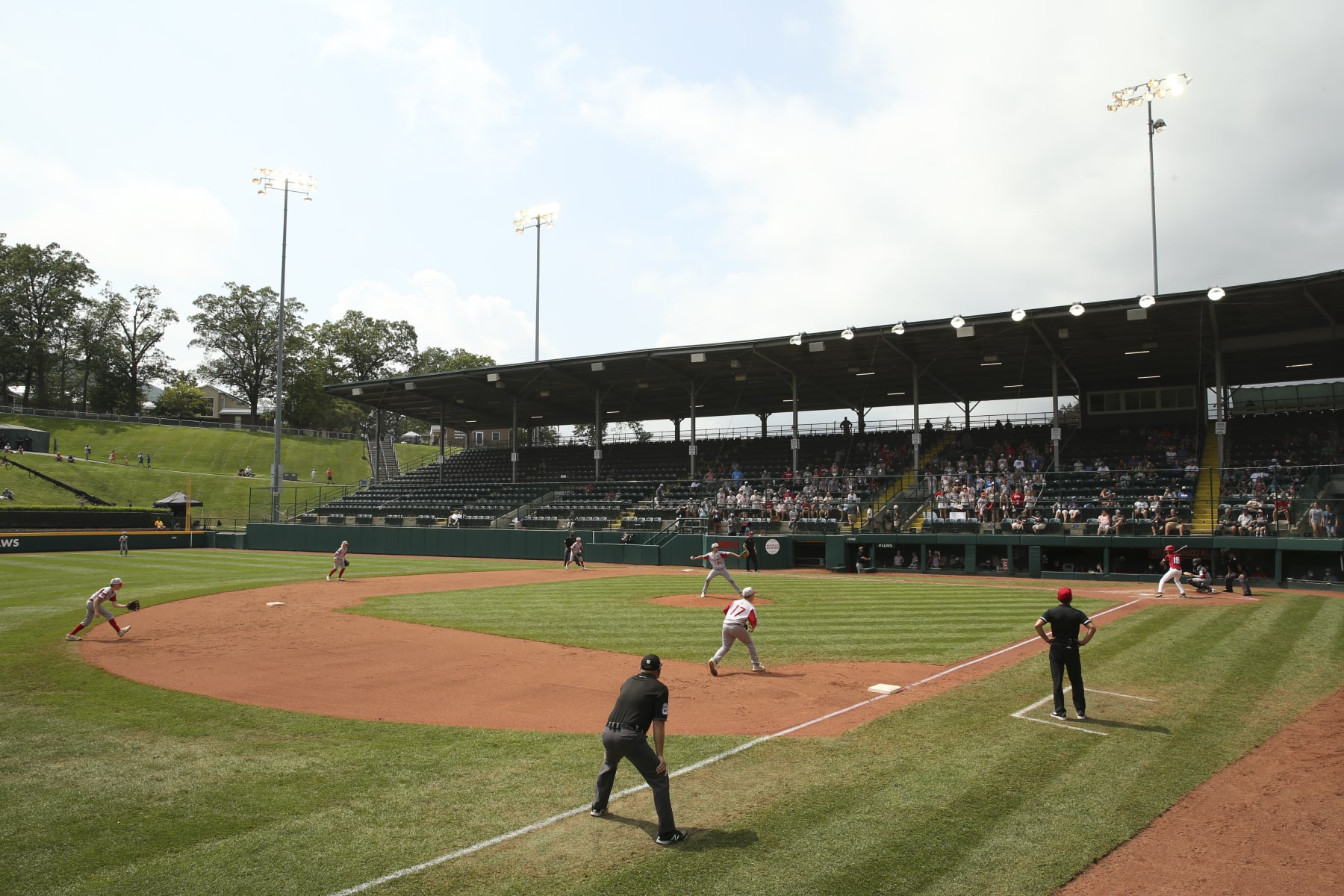 Elizabeth NJ in action at Little League World Series