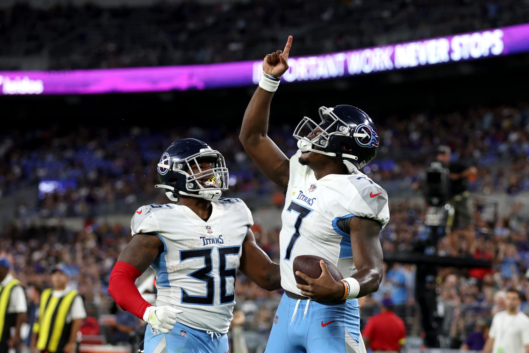 First preseason game shines spotlight on Titans QBs - Axios Nashville