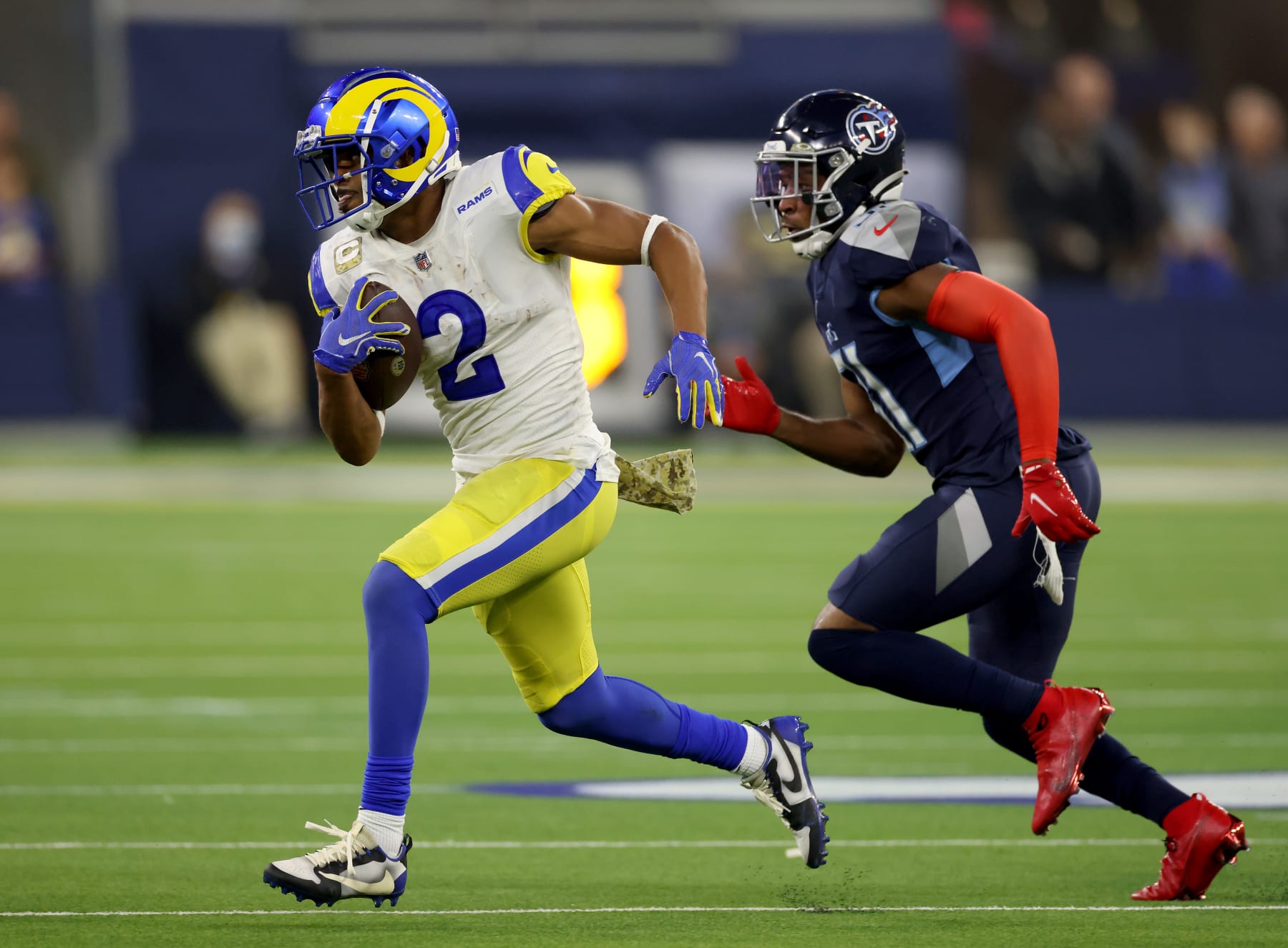 November 28, 2021: Los Angeles Rams wide receiver Odell Beckham Jr. (3)  attempting a one handed catch during warmups in the NFL football game  between the Los Angeles Rams and the Green