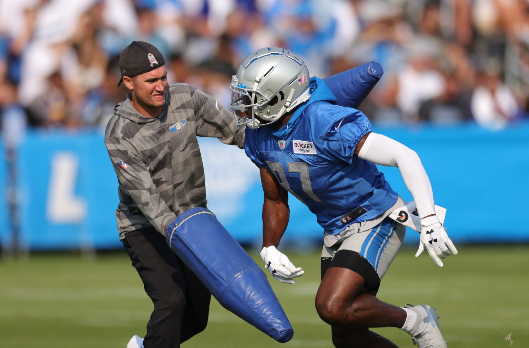 Better than gold': Lions rookie Amon-Ra St. Brown finishes breakout season  with record haul - ESPN - Detroit Lions Blog- ESPN