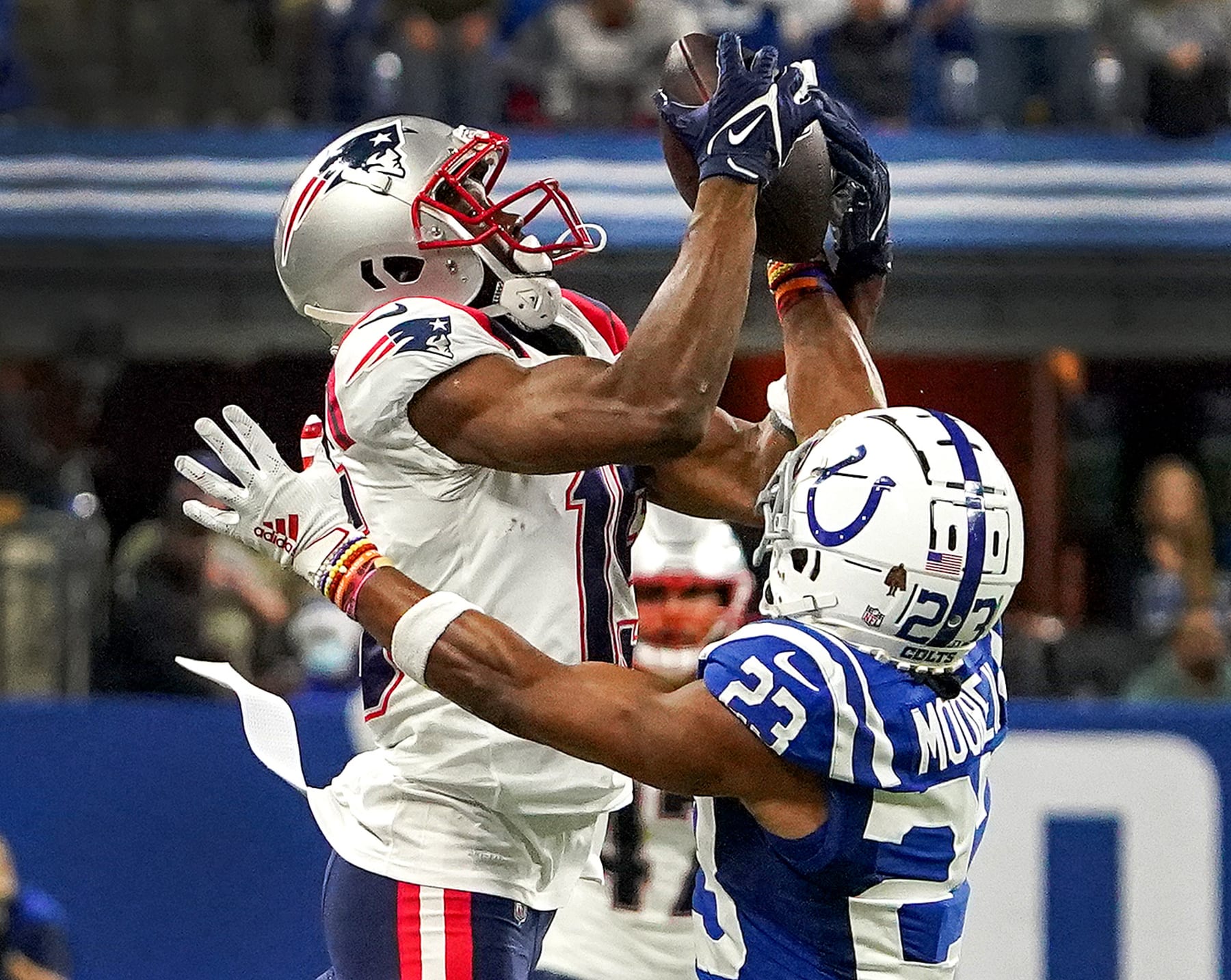 Colts claim former promising Patriots receiver off waivers