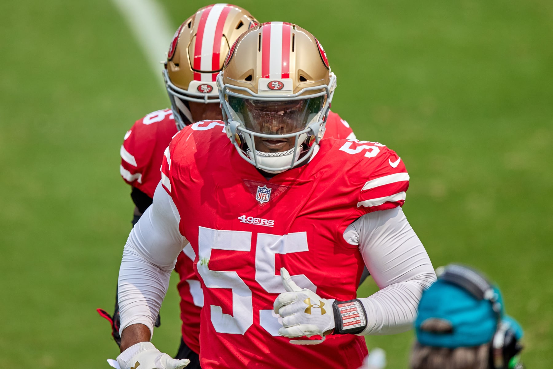 49ers edge rusher Dee Ford out for season with bad back