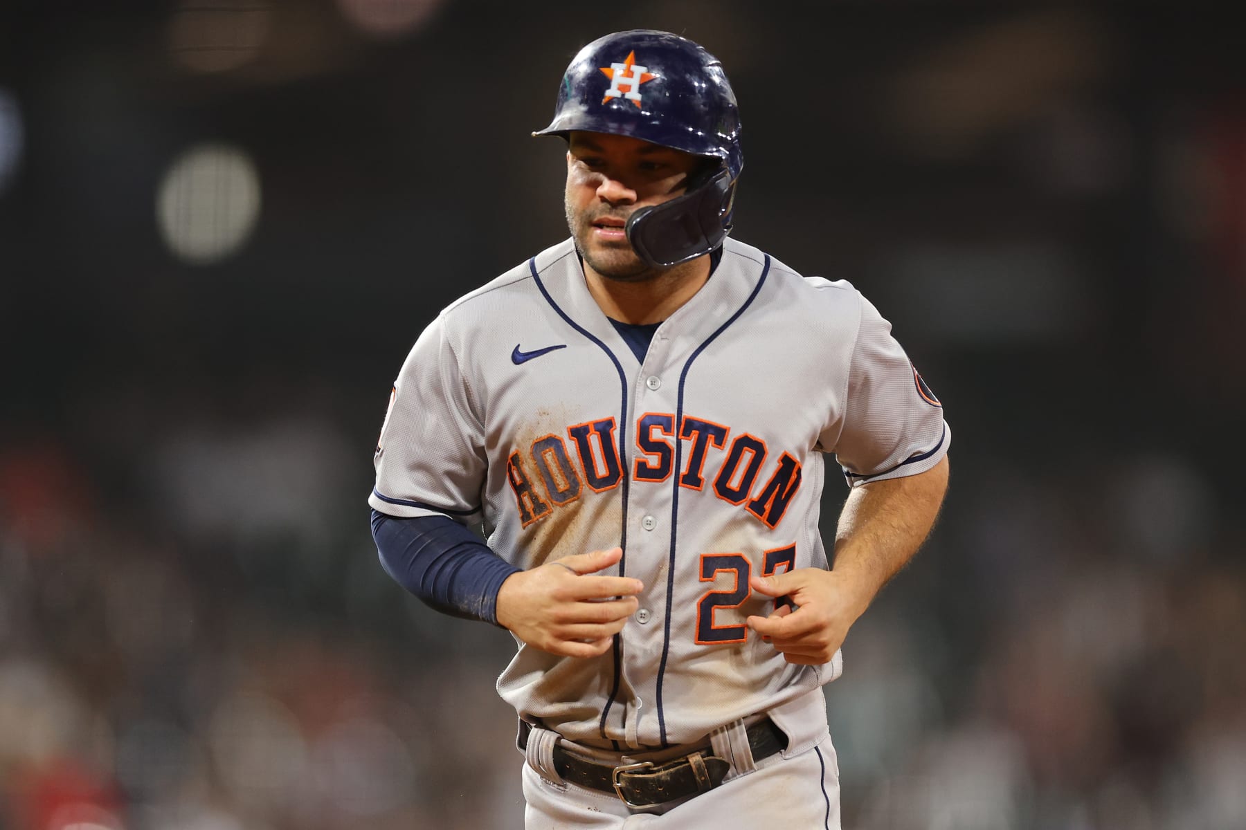 Jose Altuve partners with Houston non-profit Lily's Toy Box to give back to  Venezuela