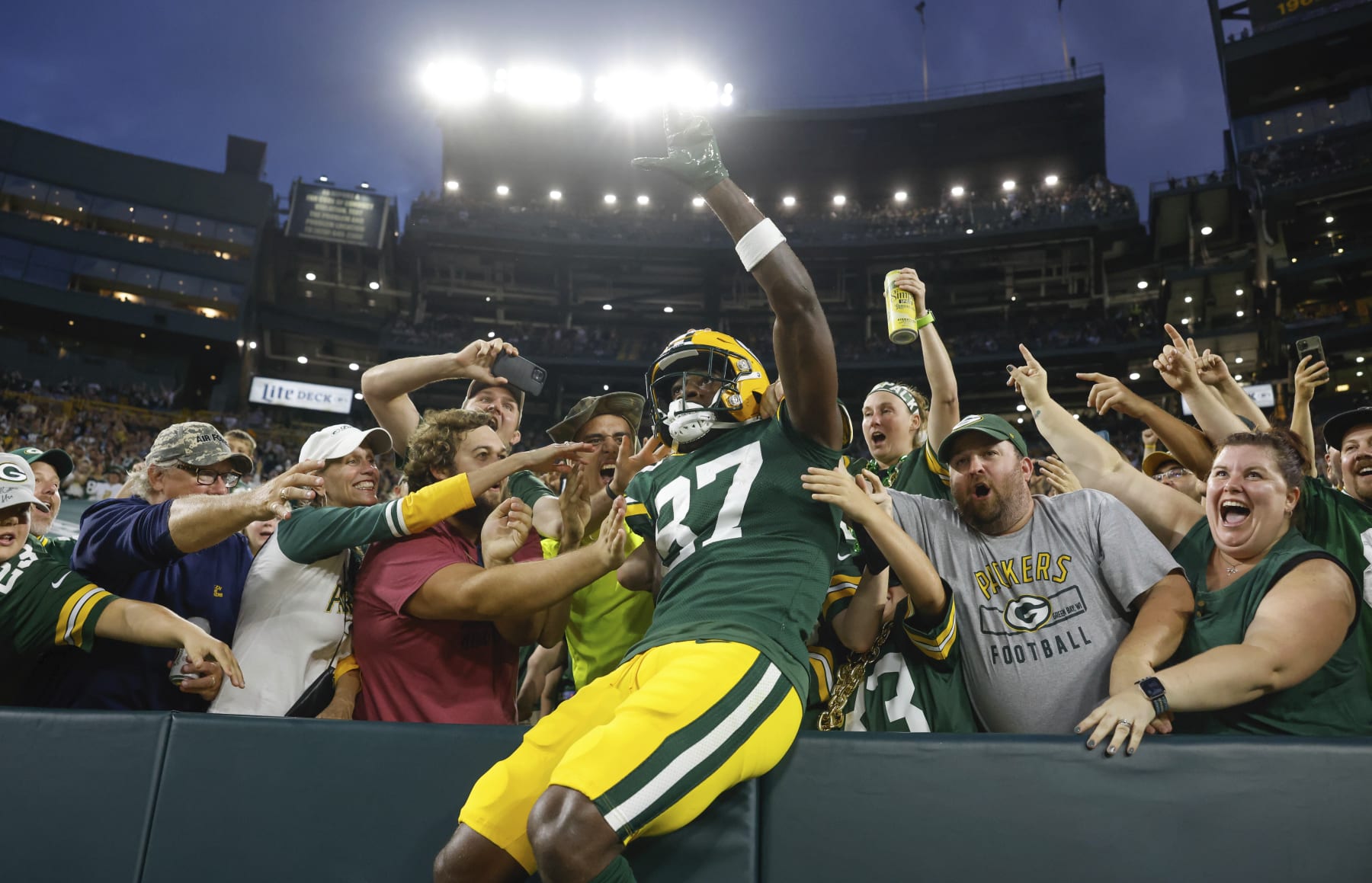 Packers: 2 first-stringers in depth chart danger amid preseason