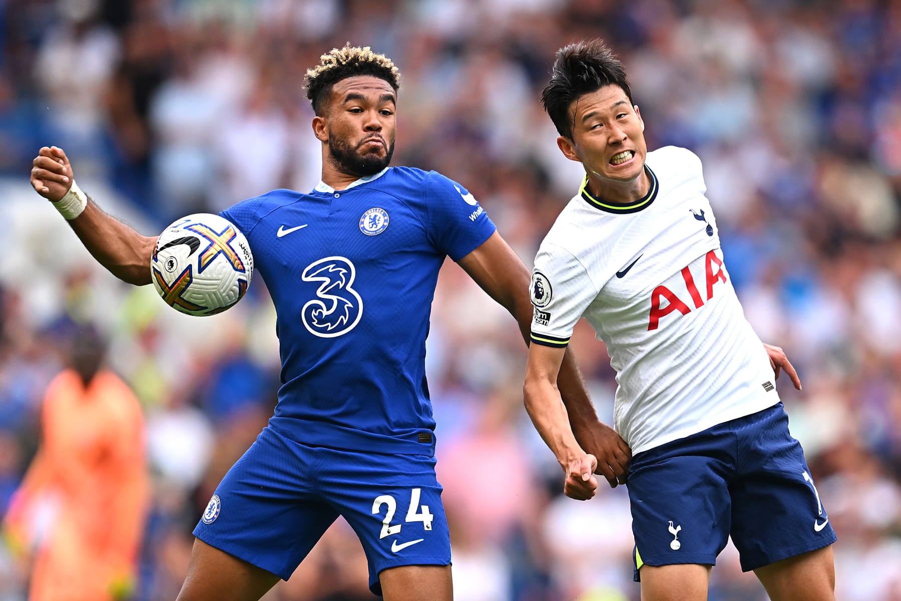 LONDON, ENGLAND - AUGUST 14: Reece James of Chelsea battles for possession with Son Heung-Min of Tottenham Hotspur during the Premier League match between Chelsea FC and Tottenham Hotspur at Stamford Bridge on August 14, 2022 in London, England. (Photo by Clive Mason/Getty Images)
