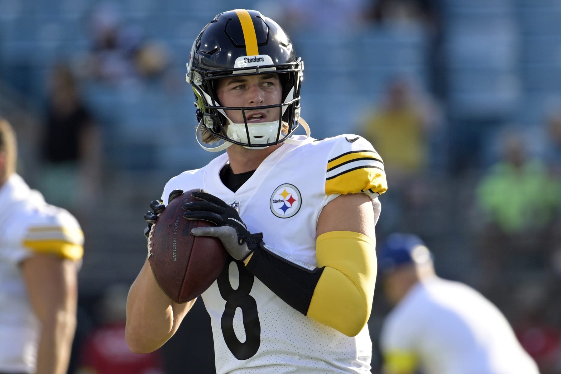 Kenny Pickett stats: Fantasy football recap for Steelers QB in NFL Preseason  Week 1 vs. Buccaneers - DraftKings Network