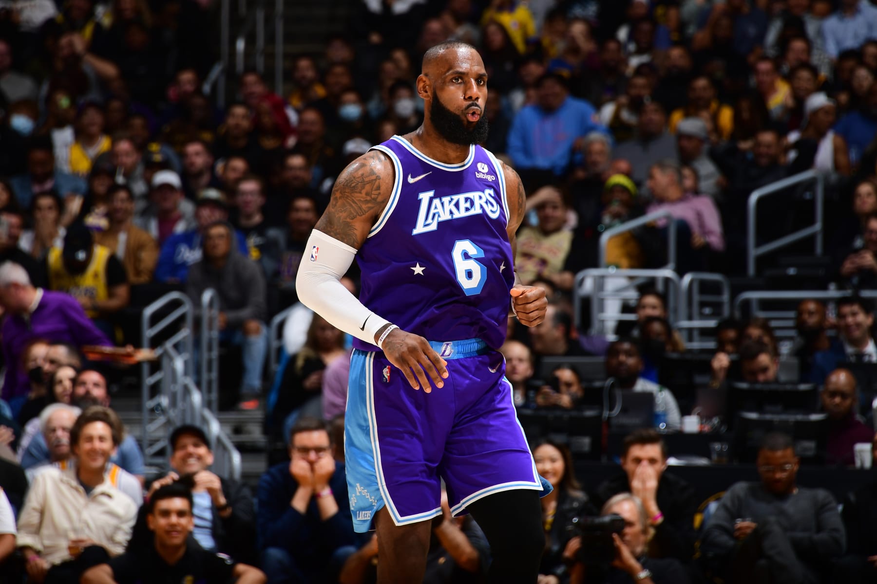 LeBron James Criticizes Skeptics of Lakers Roster