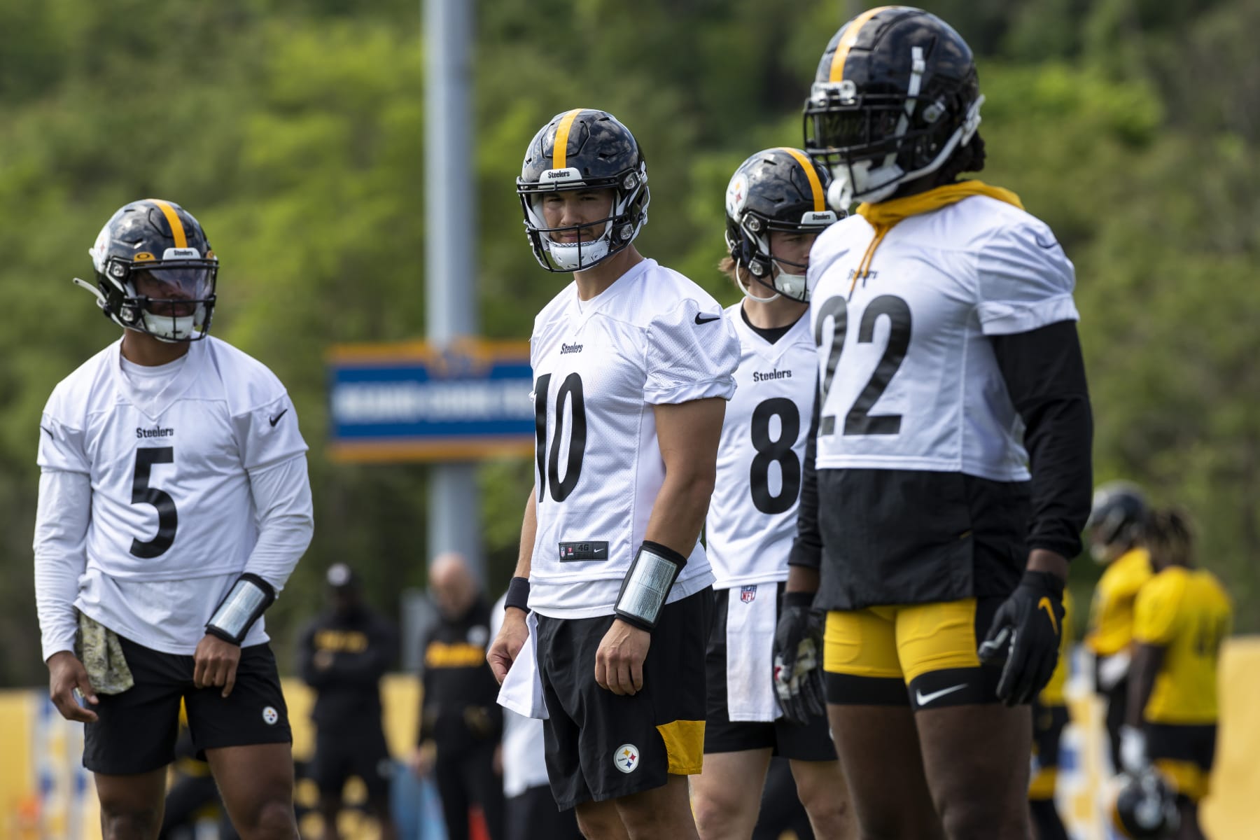 Najee Harris “Just Now Getting Over” Lisfranc Sprain, Steelers Dealing With  Injuries