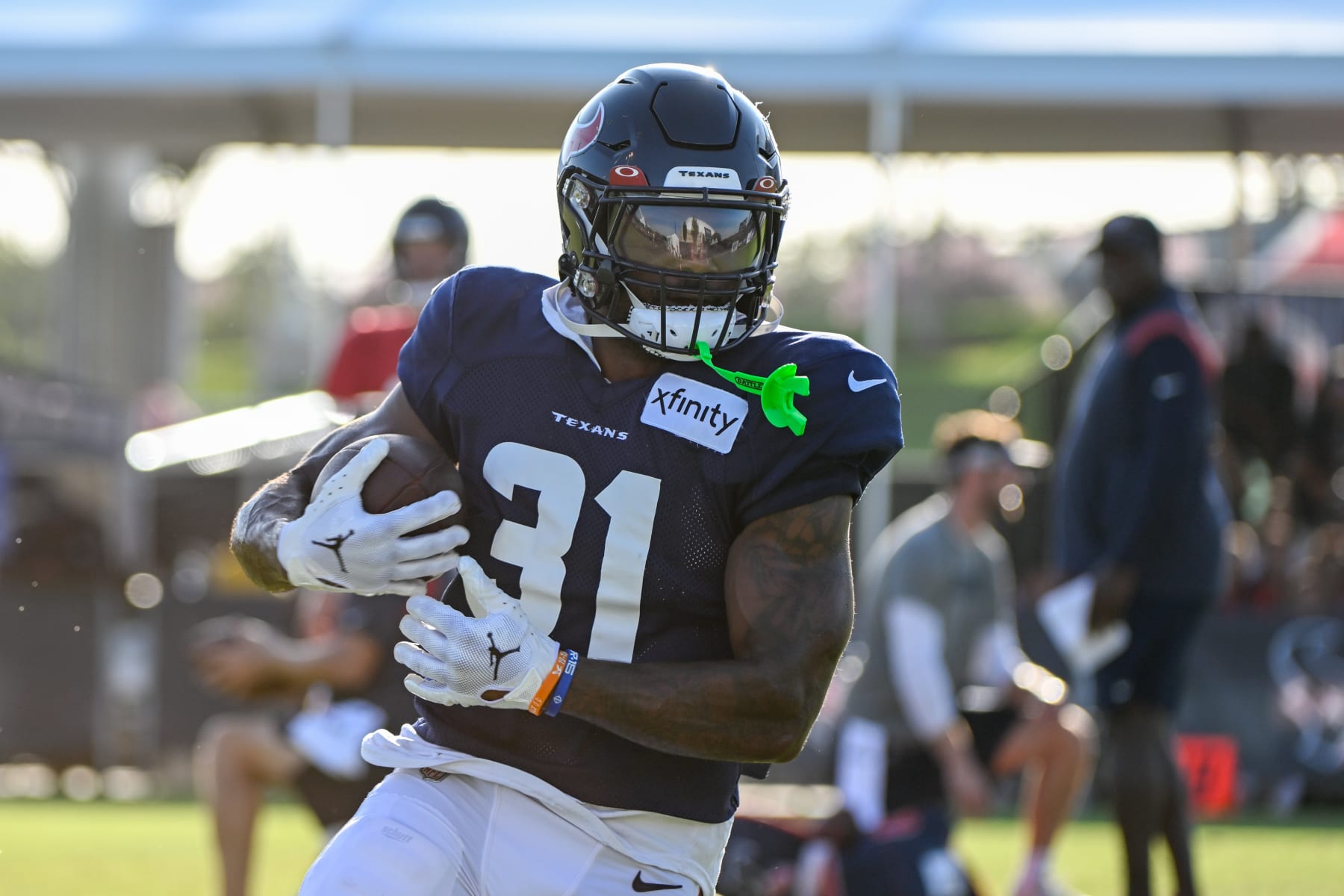 Rookie RB Dameon Pierce reacts to news of being named the Texans Week 1  starter.