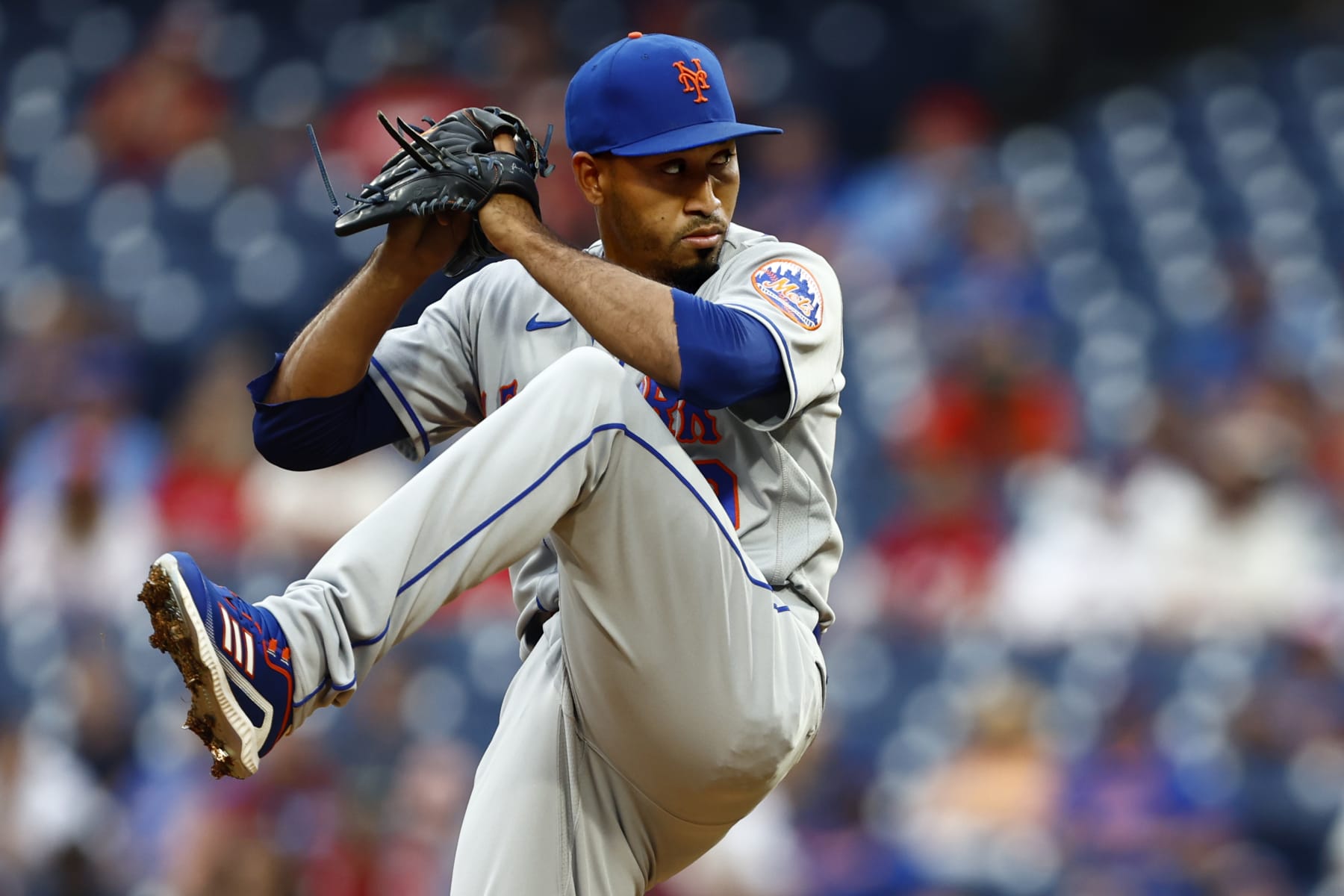 PHILADELPHIA, PA - AUGUST 21: Closer Edwin Diaz #39 of the New York Mets delivers a pitch against the Philadelphia Phillies during a game at Citizens Bank Park on August 21, 2022 in Philadelphia, Pennsylvania. The Mets defeated the Phillies 10-9. (Photo by Rich Schultz/Getty Images)
