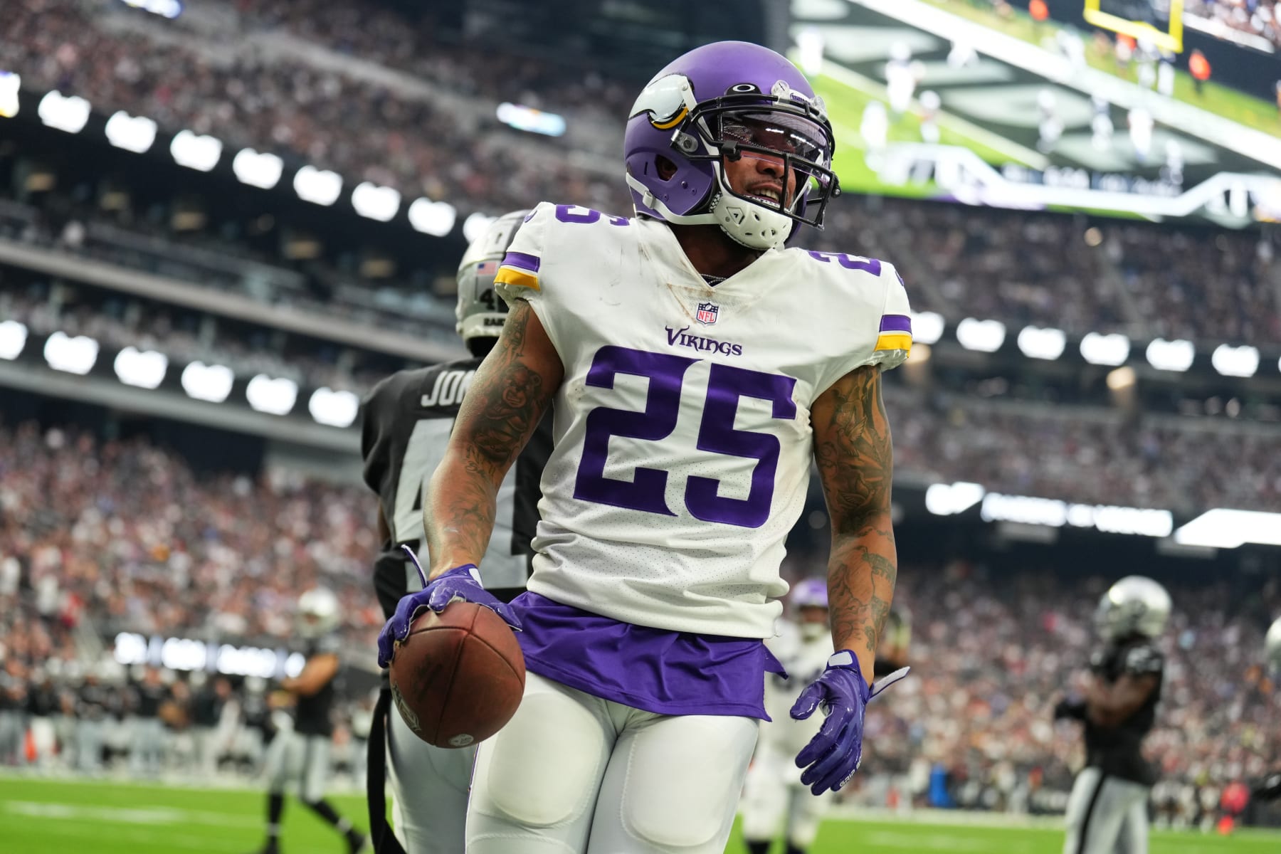 Field Yates on X: One week out from the NFL trade deadline, a look at how  much cap space each team currently has, from the Browns to the Vikings.  This includes all