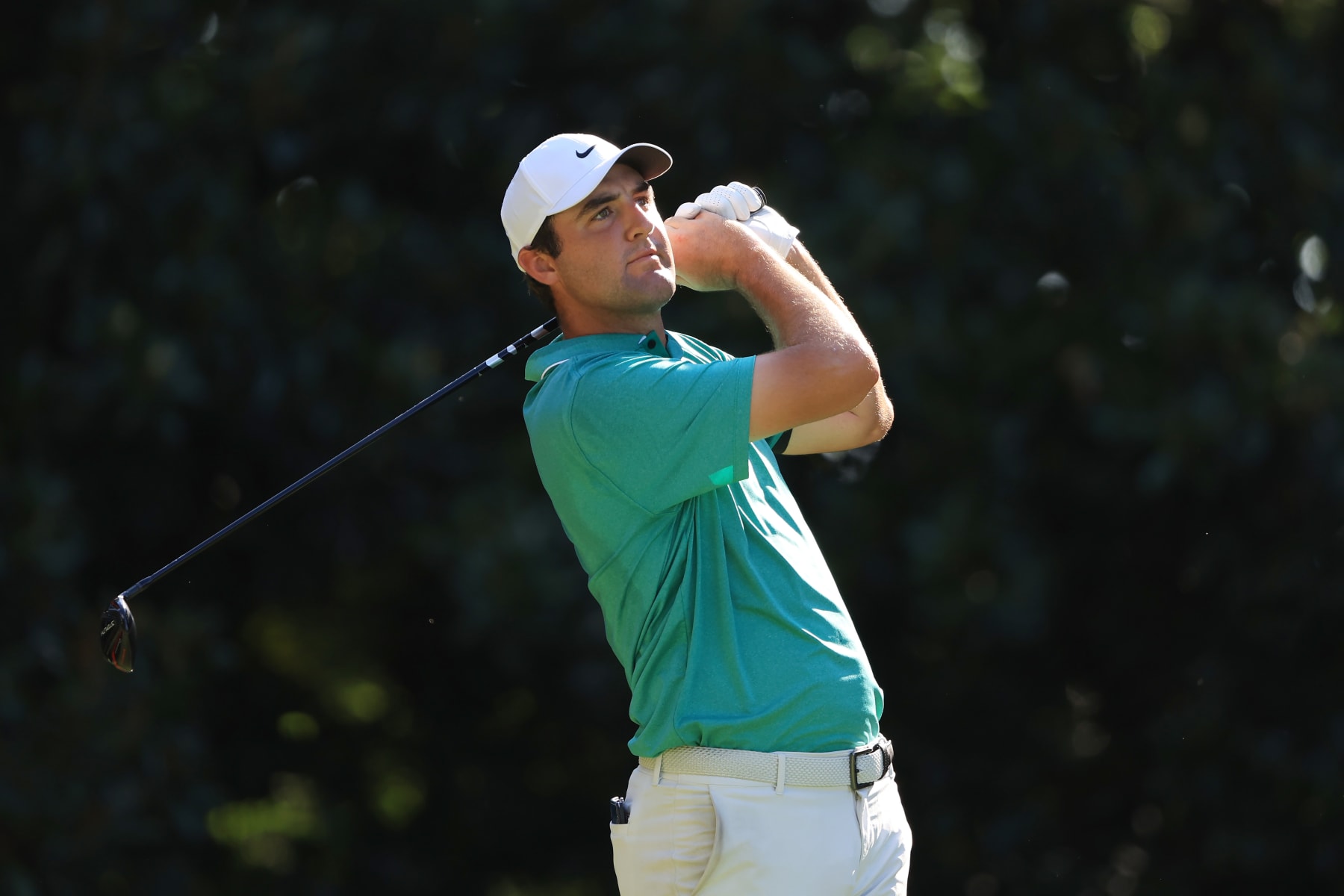 ATLANTA, GEORGIA - AUGUST 28: Scottie Scheffler of the United States plays his shot from the 17th tee during the final round of the TOUR Championship at East Lake Golf Club on August 28, 2022 in Atlanta, Georgia. (Photo by Sam Greenwood/Getty Images)