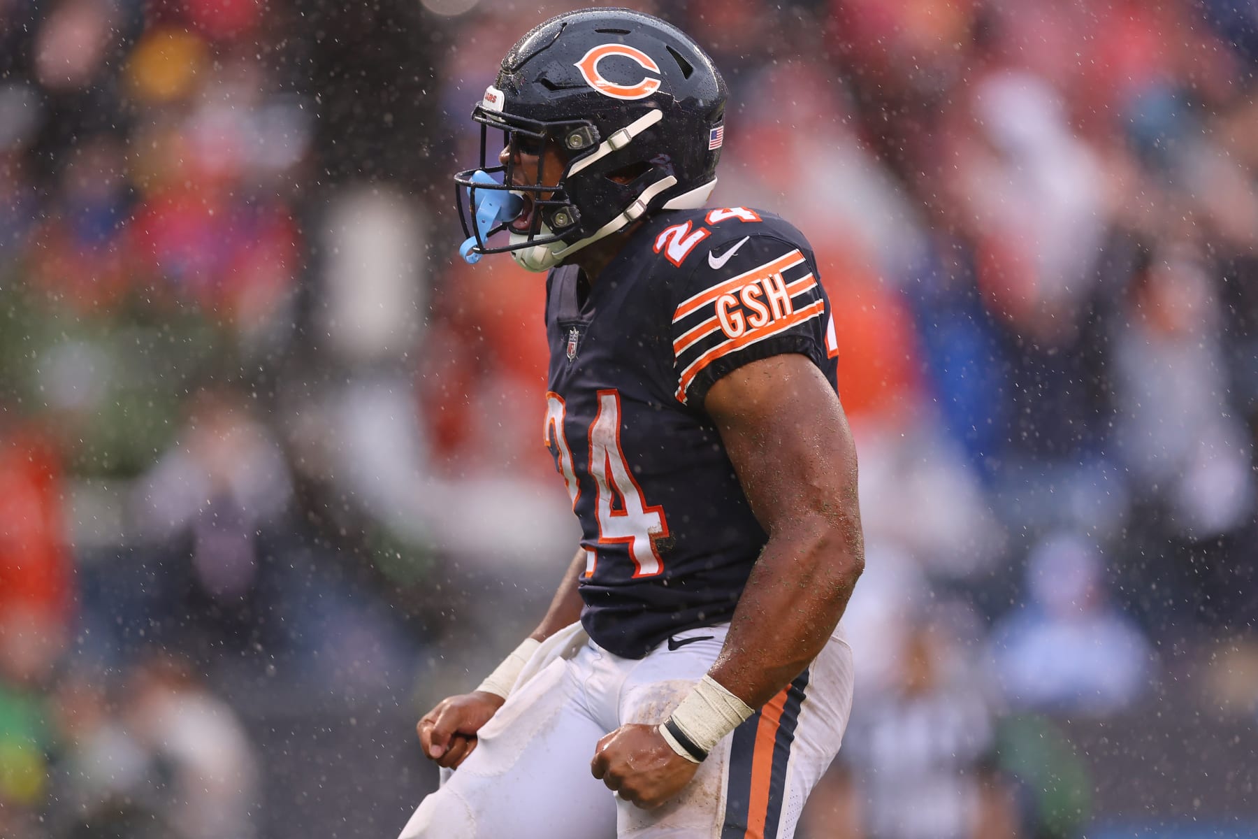 Justin Fields and the Bears go sliding in the rain!