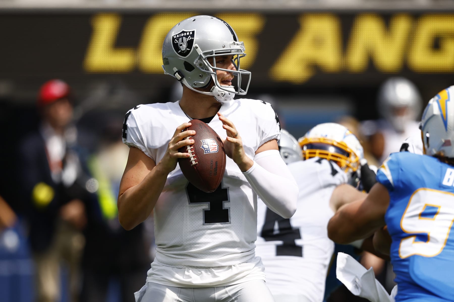 Chargers vs. Raiders score, takeaways: Justin Herbert, Los Angeles sink Las  Vegas in Week 1 AFC West showdown 