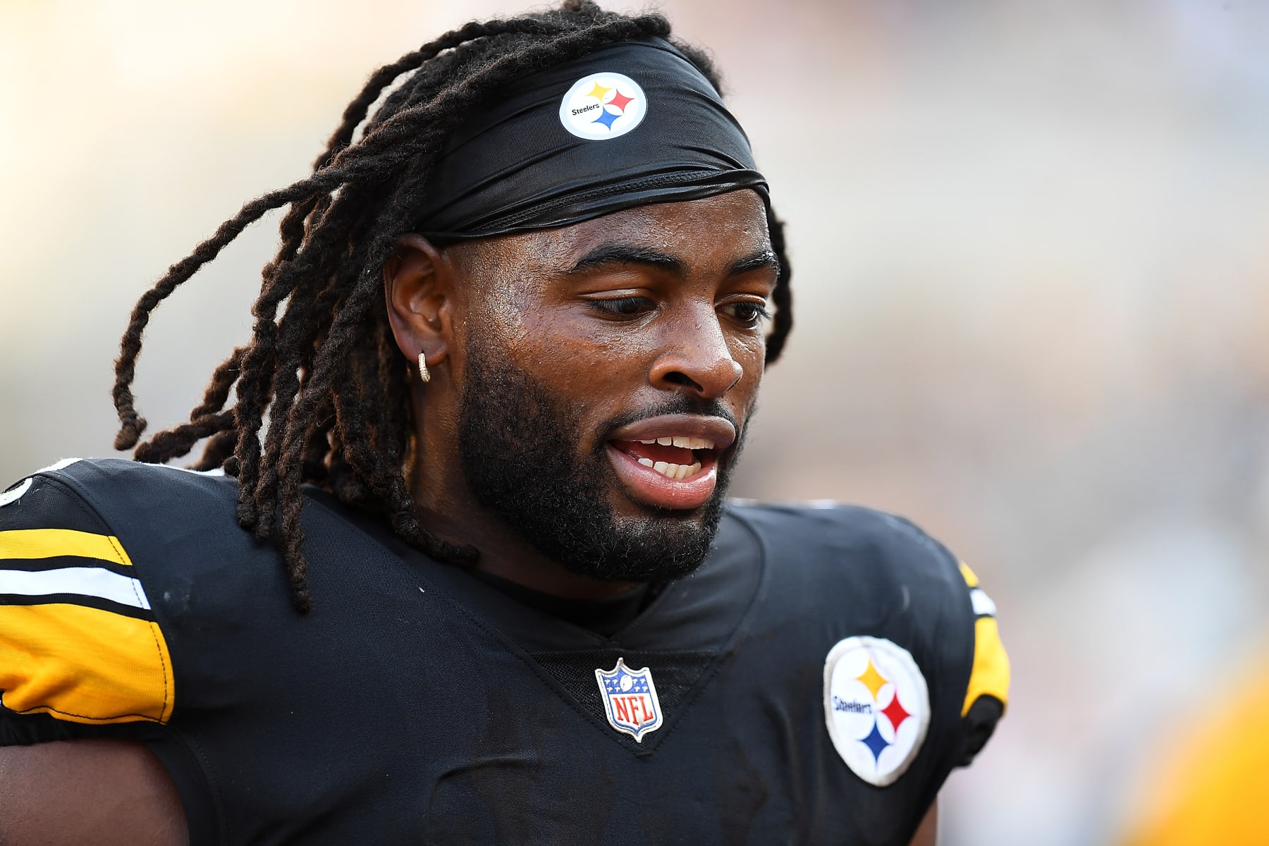 Steelers RB Harris departs with abdominal injury vs. Colts