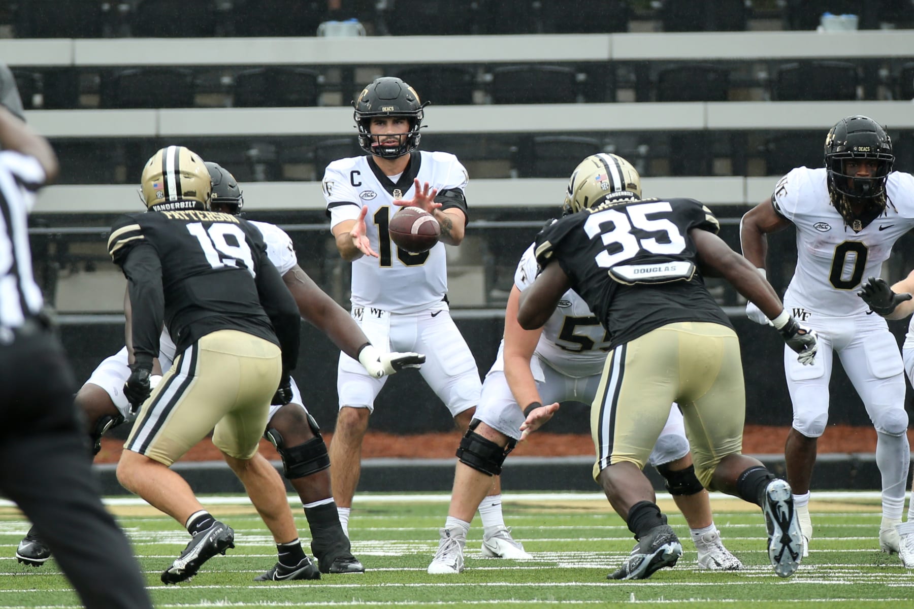 NASHVILLE, VA - SEPTEMBER 10: Wake Forest Demon Deacons quarterback Sam Hartman (10) catches a snap during a game between the Vanderbilt Commodores and Wake Forest Demon Deacons, September 10, 2022, at FirstBank Stadium in Nashville, Tennessee (Photo by Matthew Maxey/Icon Sportswire via Getty Images) NASHVILLE, VA - SEPTEMBER 10: Wake Forest Demon Deacons quarterback Sam Hartman (10) catches a snap during a game between the Vanderbilt Commodores and Wake Forest Demon Deacons, September 10, 2022, at FirstBank Stadium in Nashville, Tennessee (Photo by Matthew Maxey/Icon Sportswire via Getty Images)