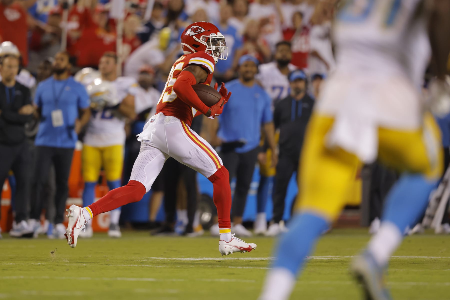 Final score: Chiefs handle shorthanded Rams, winning 26-10