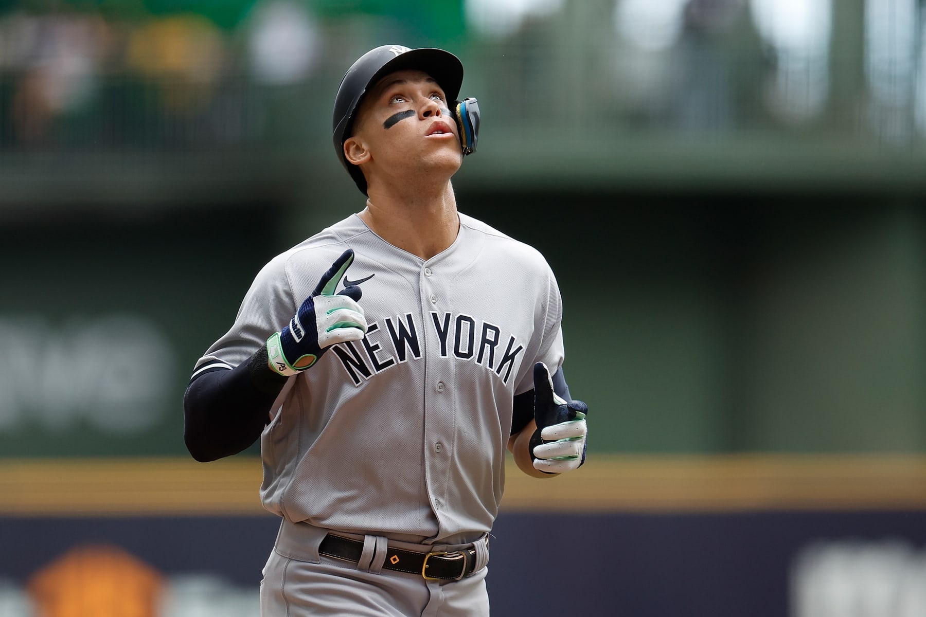 Aaron Judge in lineup chasing home run record vs. Blue Jays