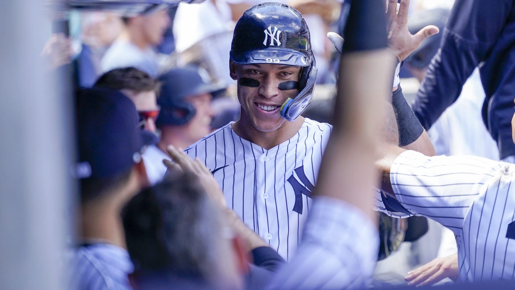 Aaron Judge has MONSTER day! Crushes TWO homers, collects 4 hits as he  inches closer to Triple Crown 