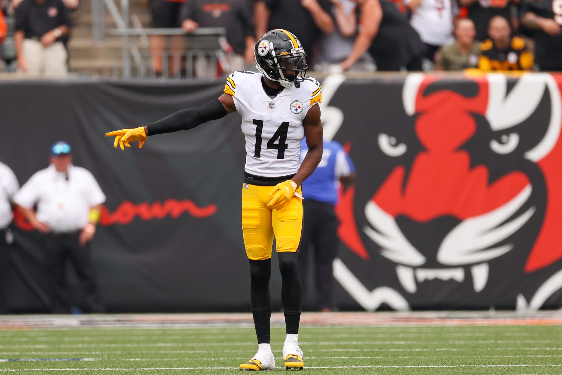 Steelers vs. Browns Showdown NFL DFS Lineup Advice for DraftKings & FanDuel