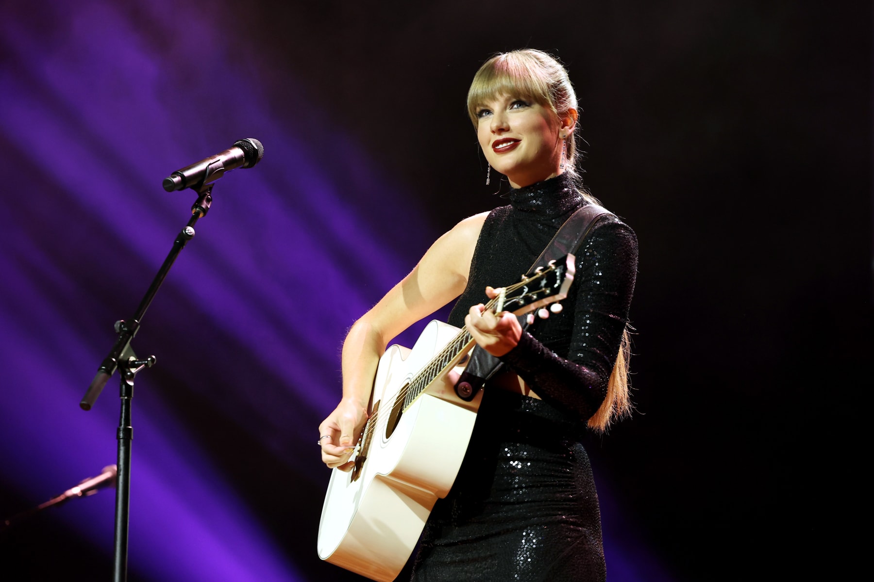 Did NFL hint at Taylor Swift as Super Bowl 2023 halftime show?