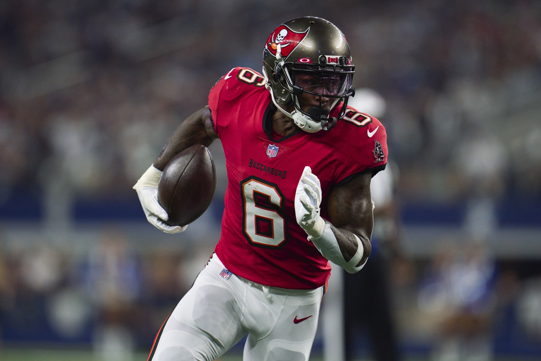 Julio Jones injury update: Bucs WR dealing with knee issue for Week 16 -  DraftKings Network