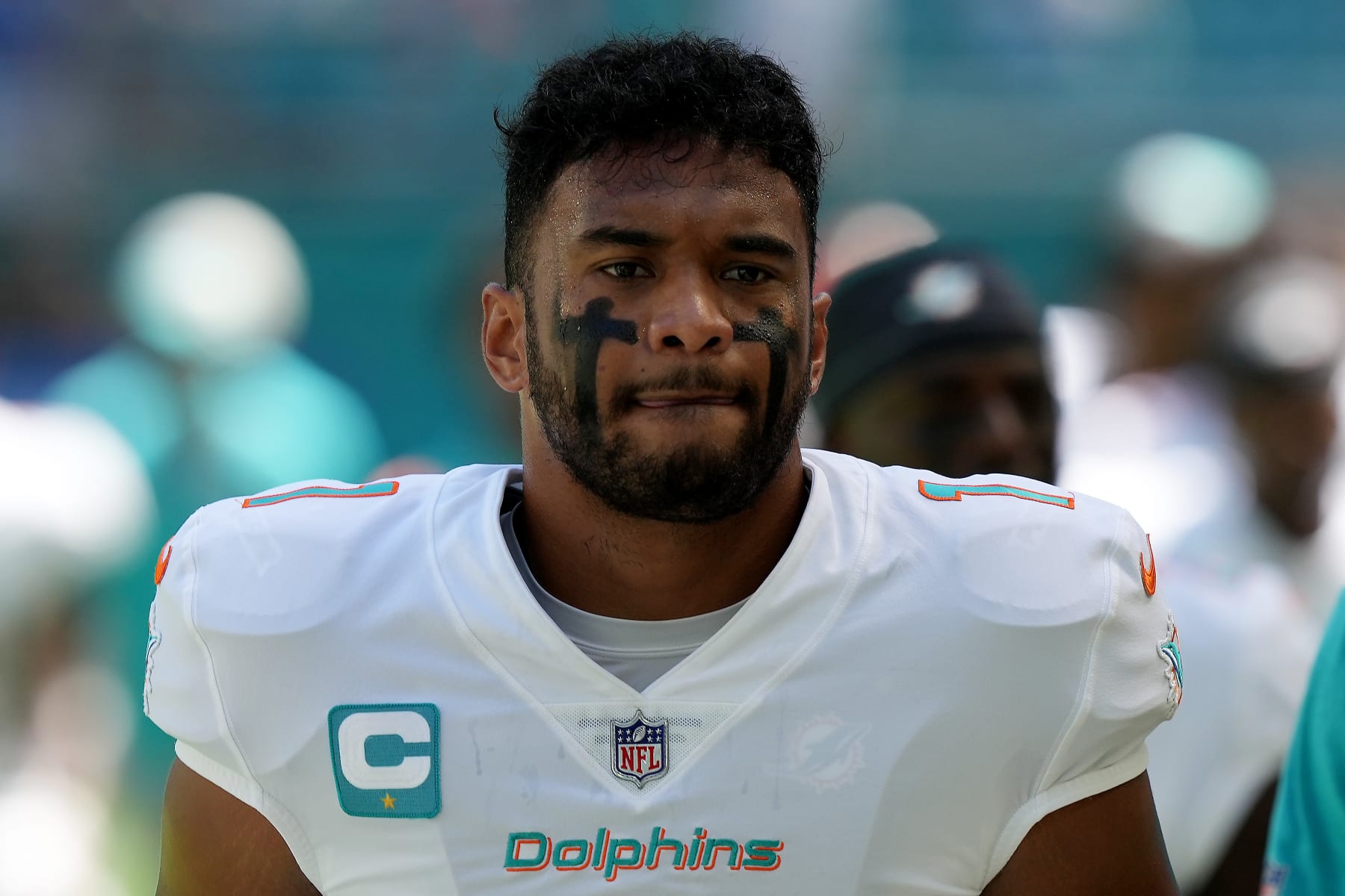 Tua Tagovailoa leads Dolphins to win over Bills after briefly exiting with  injury