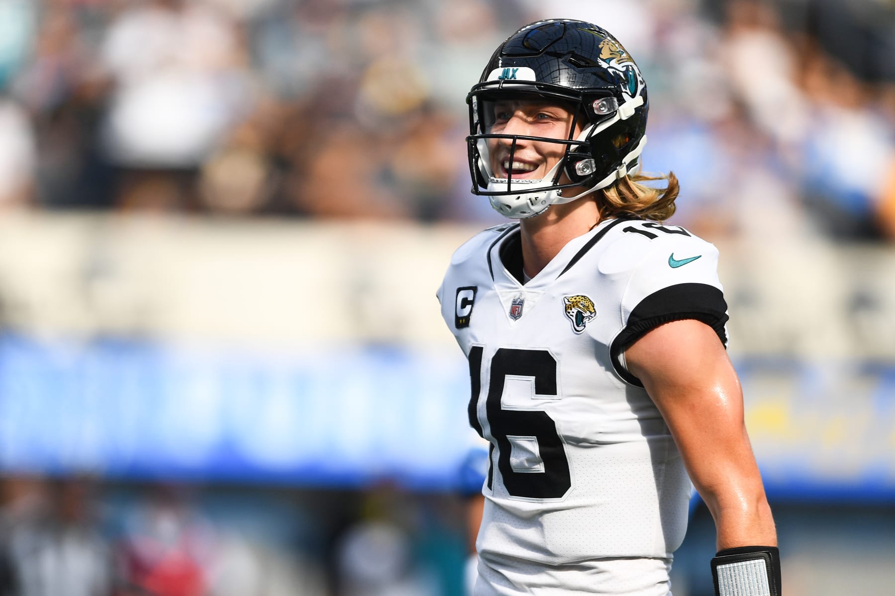 INGLEWOOD, CA - SEPTEMBER 25: Jacksonville Jaguars quarterback Trevor Lawrence (16) celebrates during the NFL regular season game between the Jacksonville Jaguars and the Los Angeles Chargers on September 25, 2022, at SoFi Stadium in Inglewood, CA. (Photo by Brian Rothmuller/Icon Sportswire via Getty Images) INGLEWOOD, CA - SEPTEMBER 25: Jacksonville Jaguars quarterback Trevor Lawrence (16) celebrates during the NFL regular season game between the Jacksonville Jaguars and the Los Angeles Chargers on September 25, 2022, at SoFi Stadium in Inglewood, CA. (Photo by Brian Rothmuller/Icon Sportswire via Getty Images)