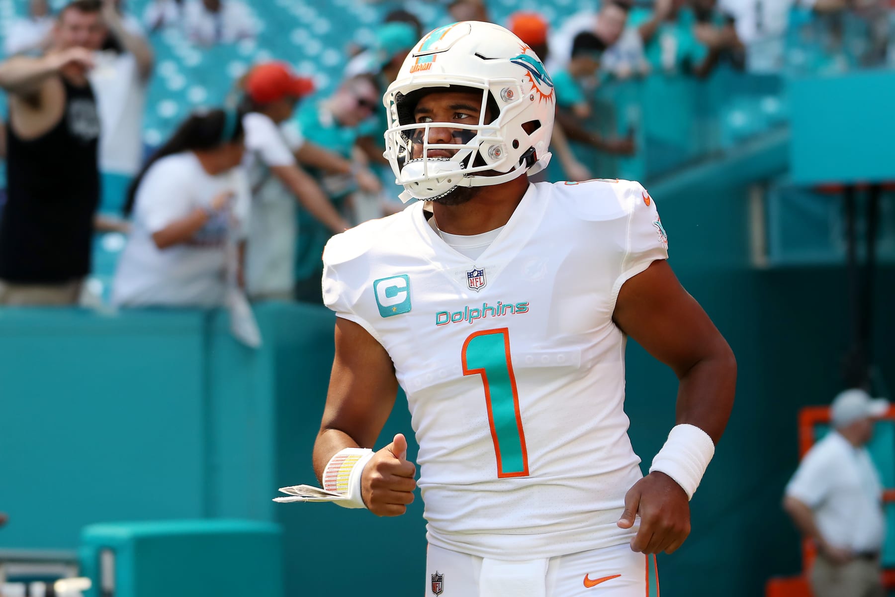Dolphins QB Bridgewater leaves with injuries vs. Jets